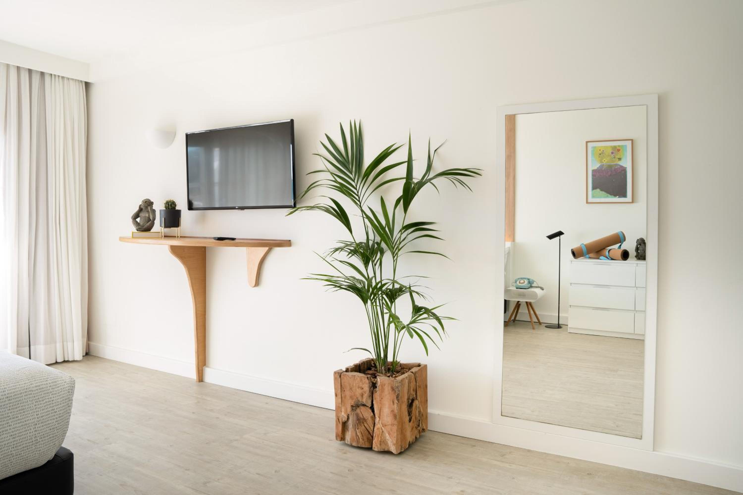 The Beach House Suite Front Sea View thumbnail 6