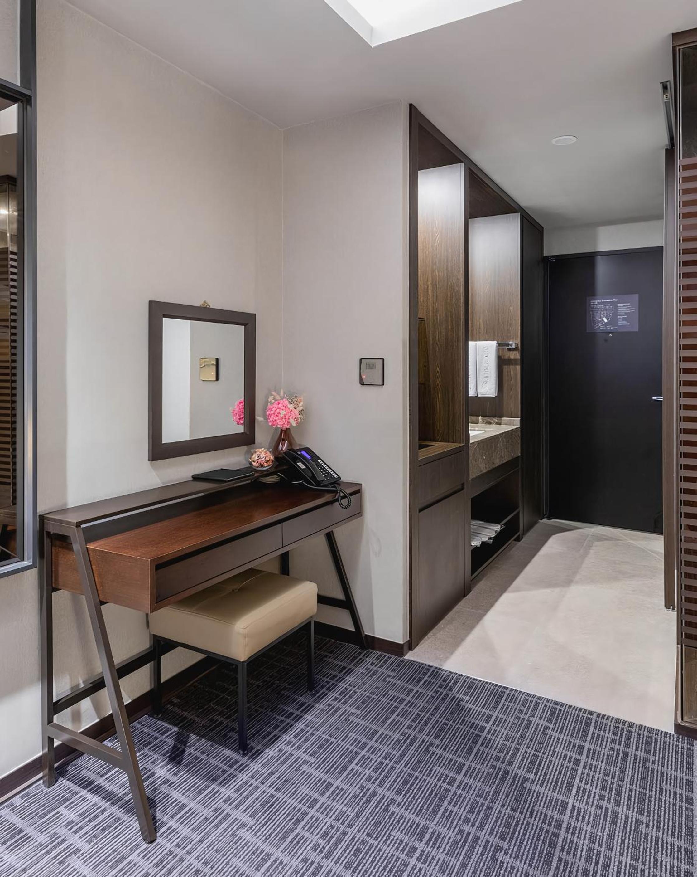 Deluxe Quadruple Room - Photo 3