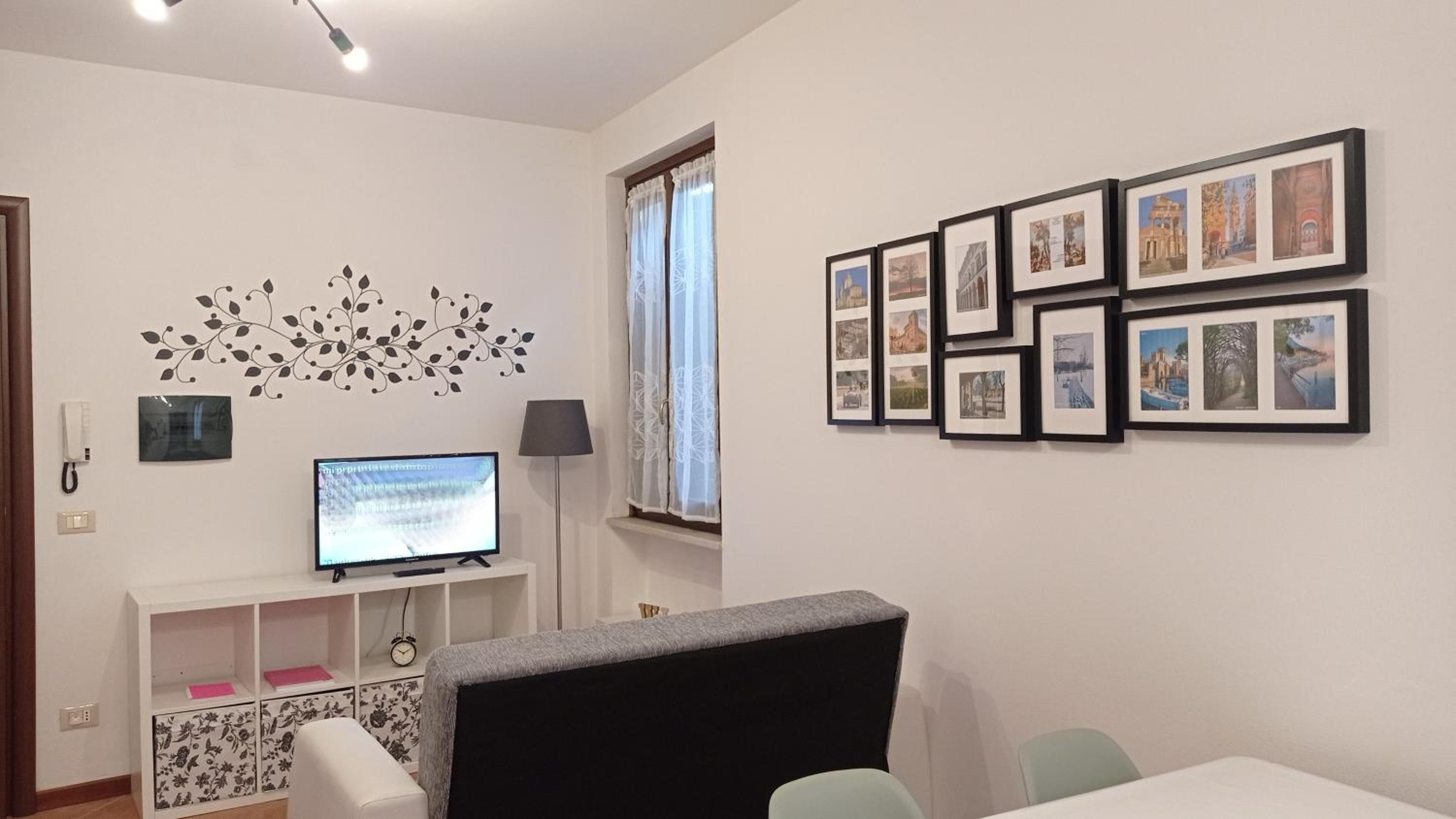 One-Bedroom House - Photo 1