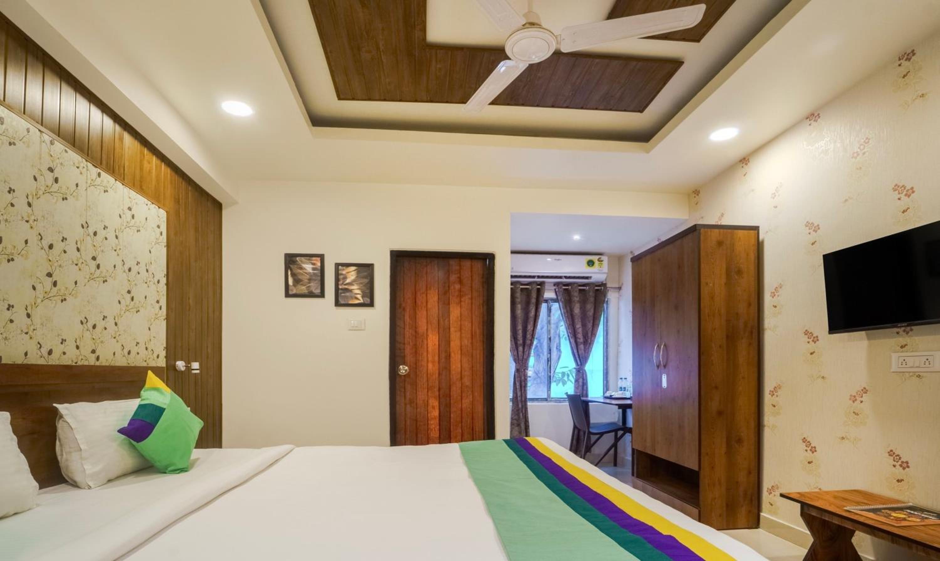 Deluxe Double Room photo 3