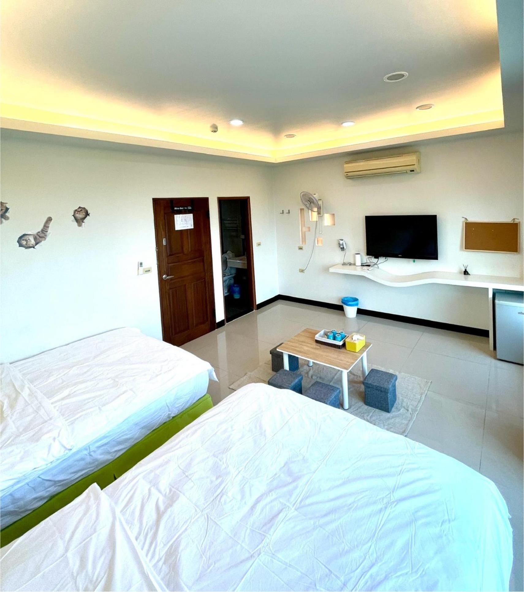Quadruple Room with Bath photo 2
