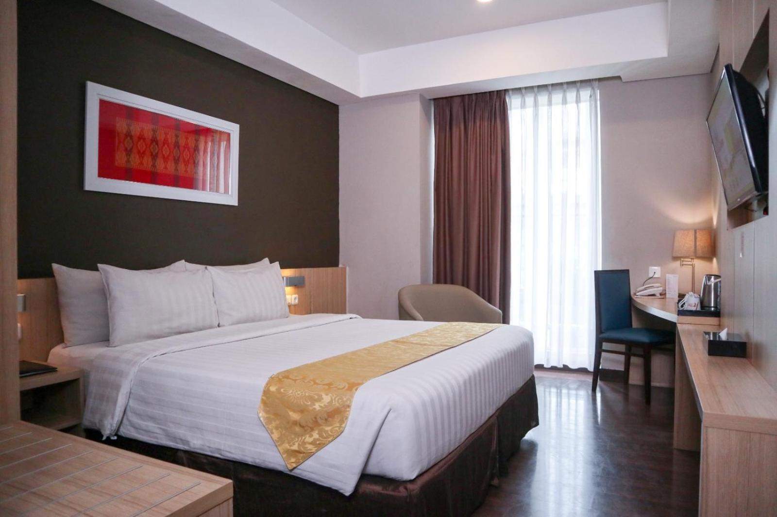 Deluxe King Room photo 2