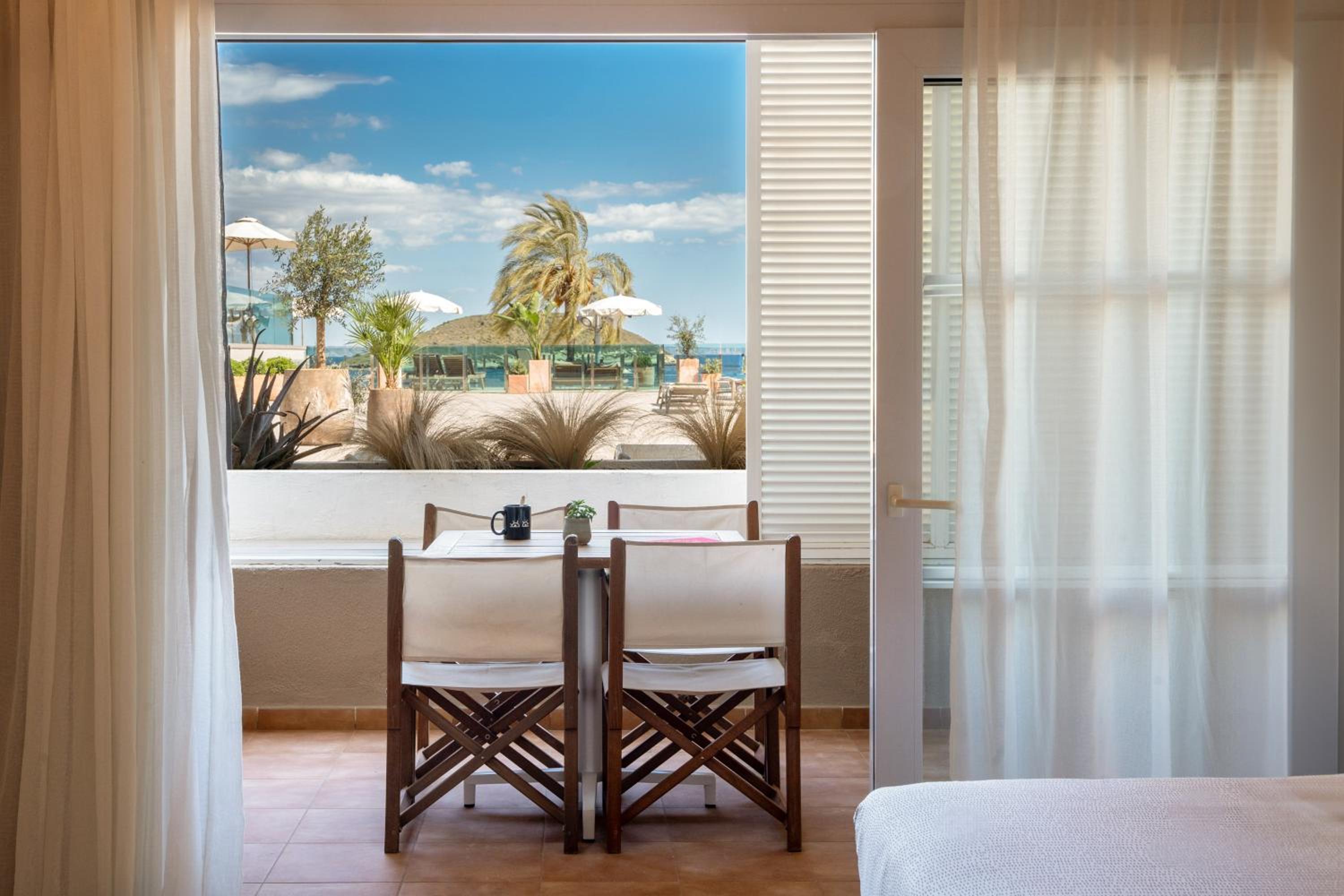 The Beach House 2Bedroom Suite Sea View