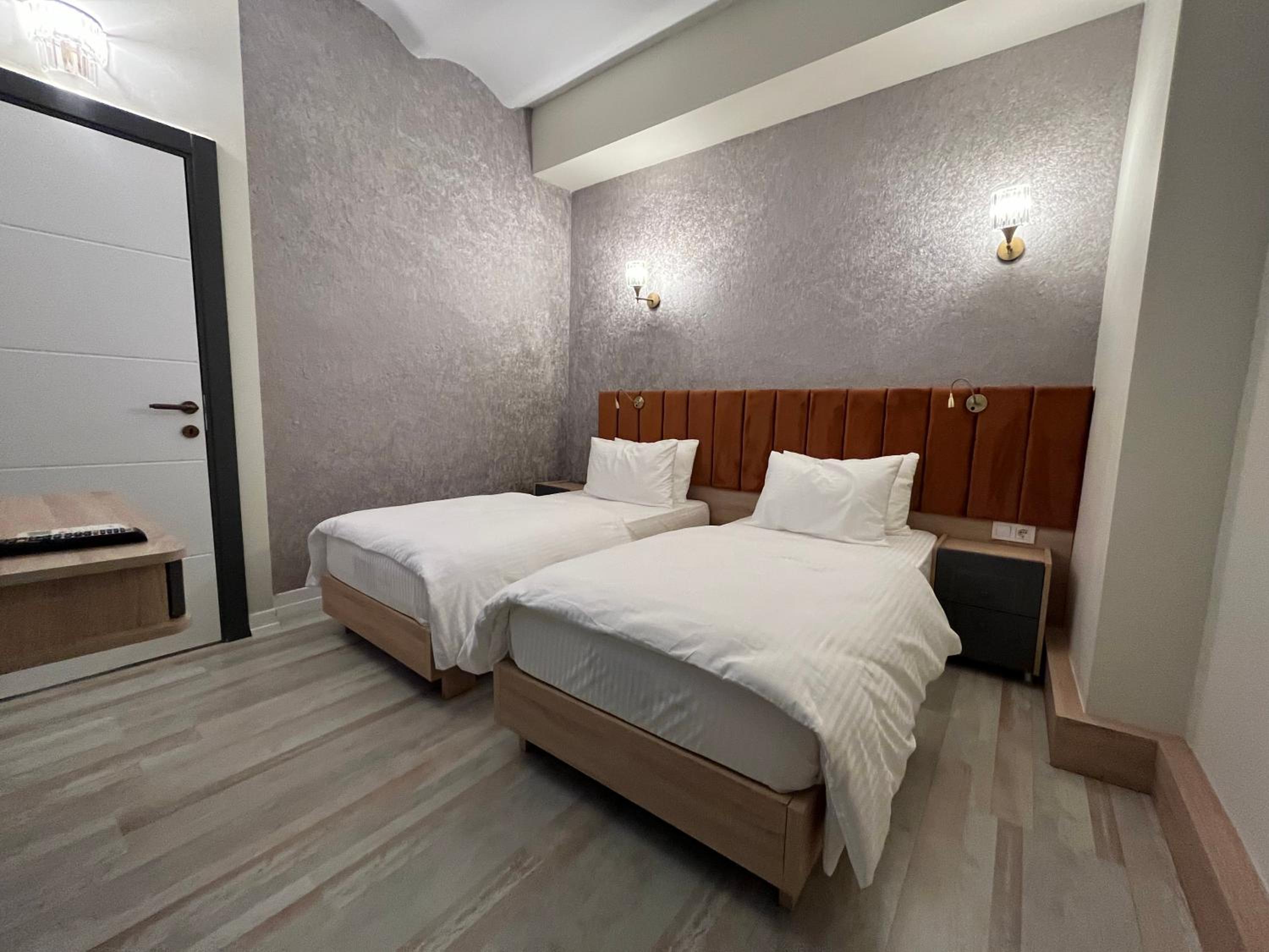 Standard Double or Twin Room photo 1