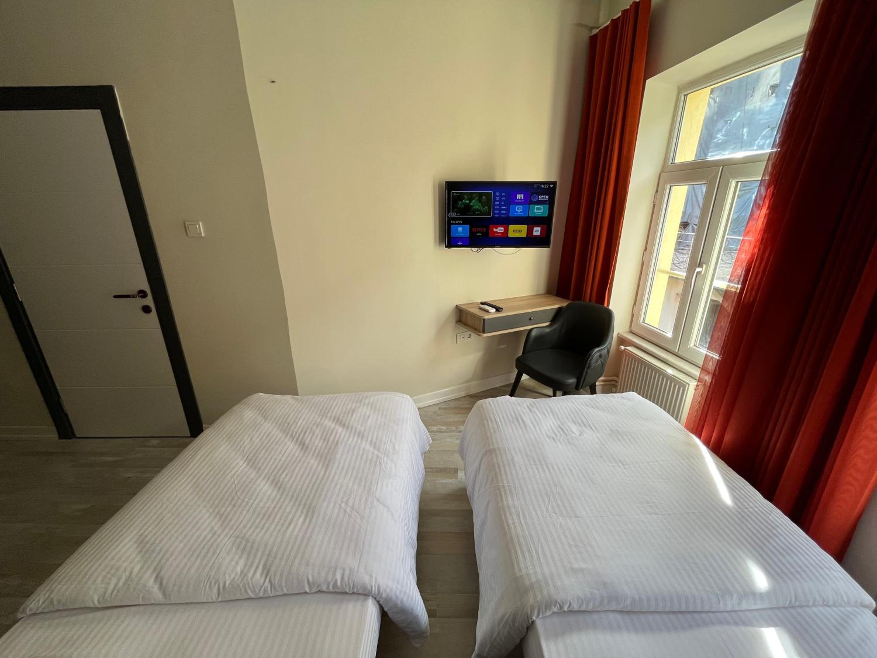 Superior Double or Twin Room photo 3