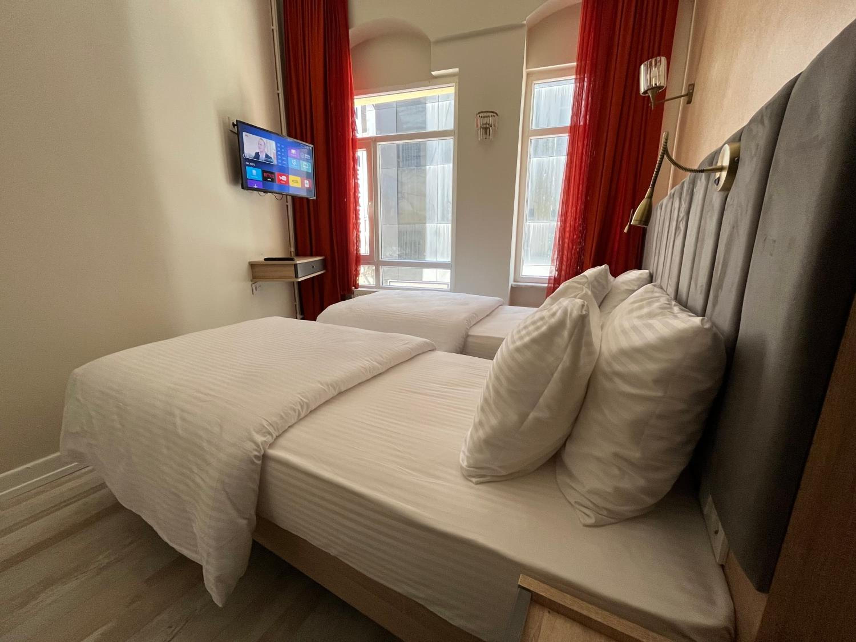 Superior Double or Twin Room photo 2