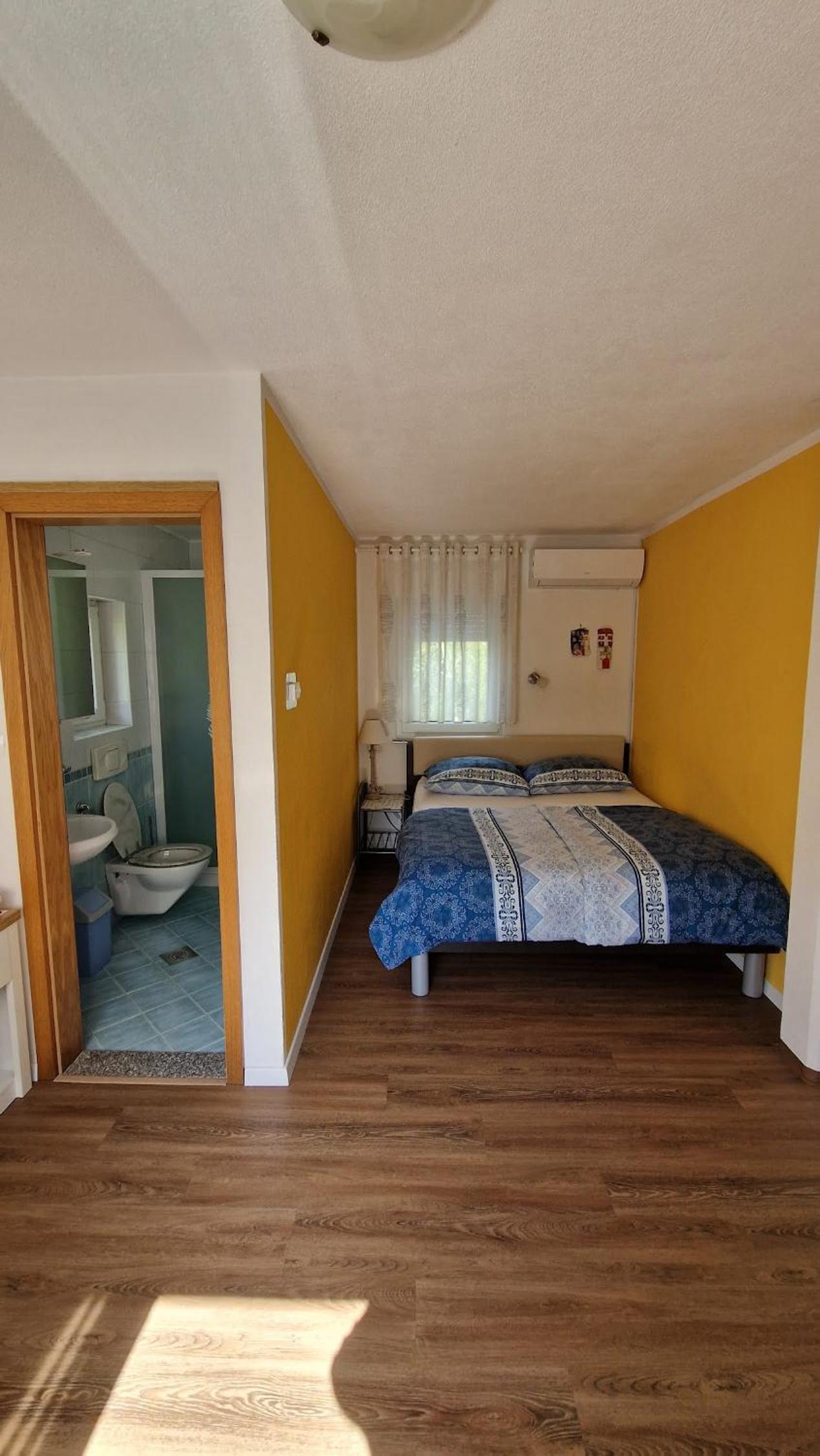Double Room - Photo 6