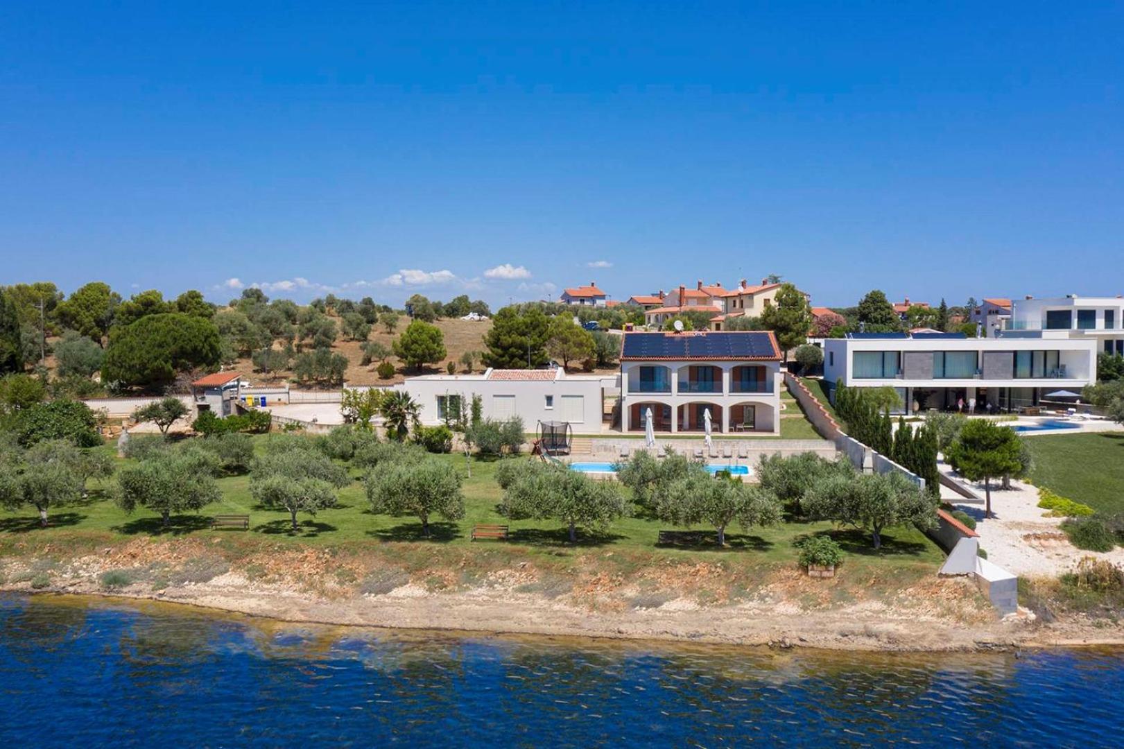 Villa With Private Pool photo 3
