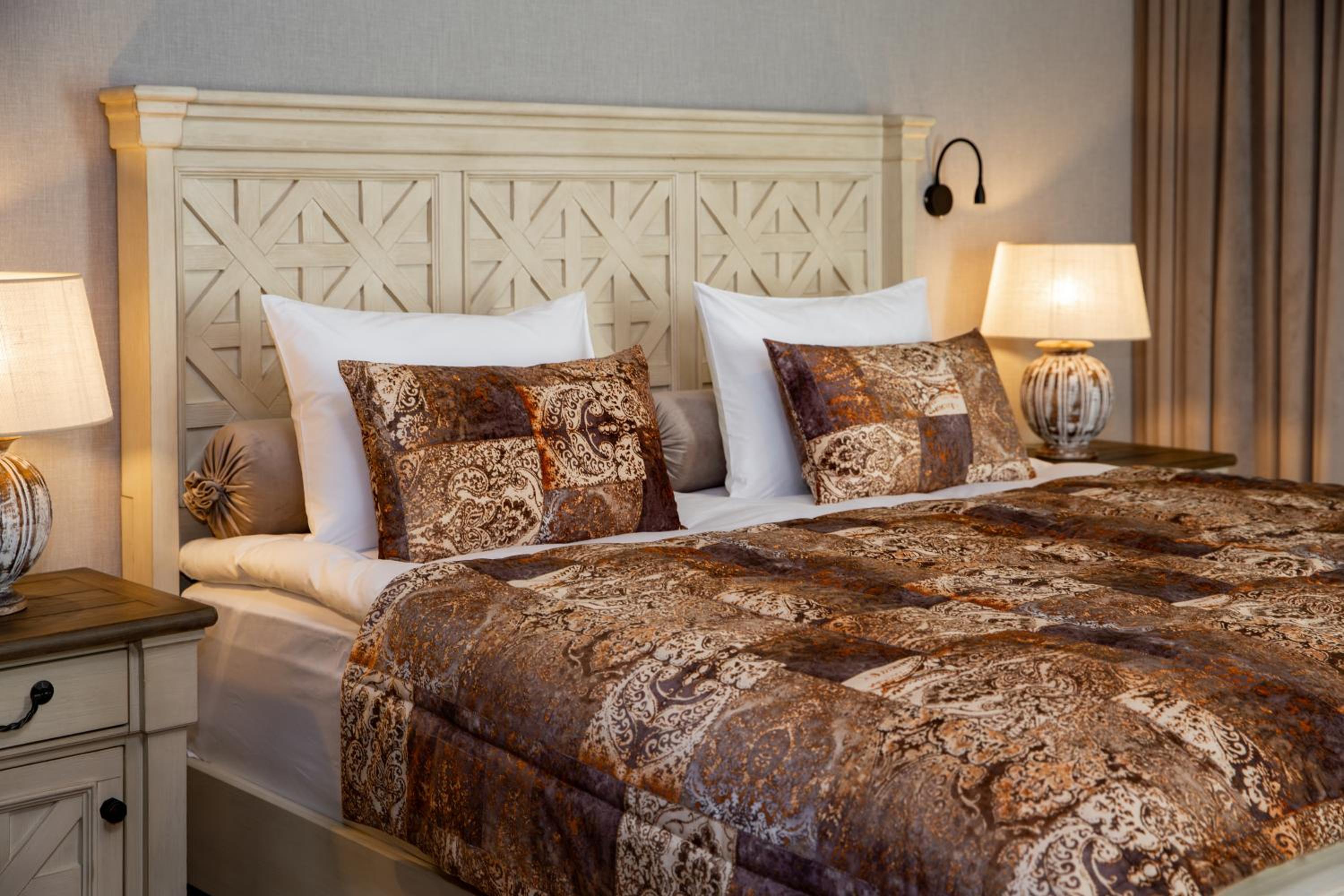 Standard Queen Room - Photo 11