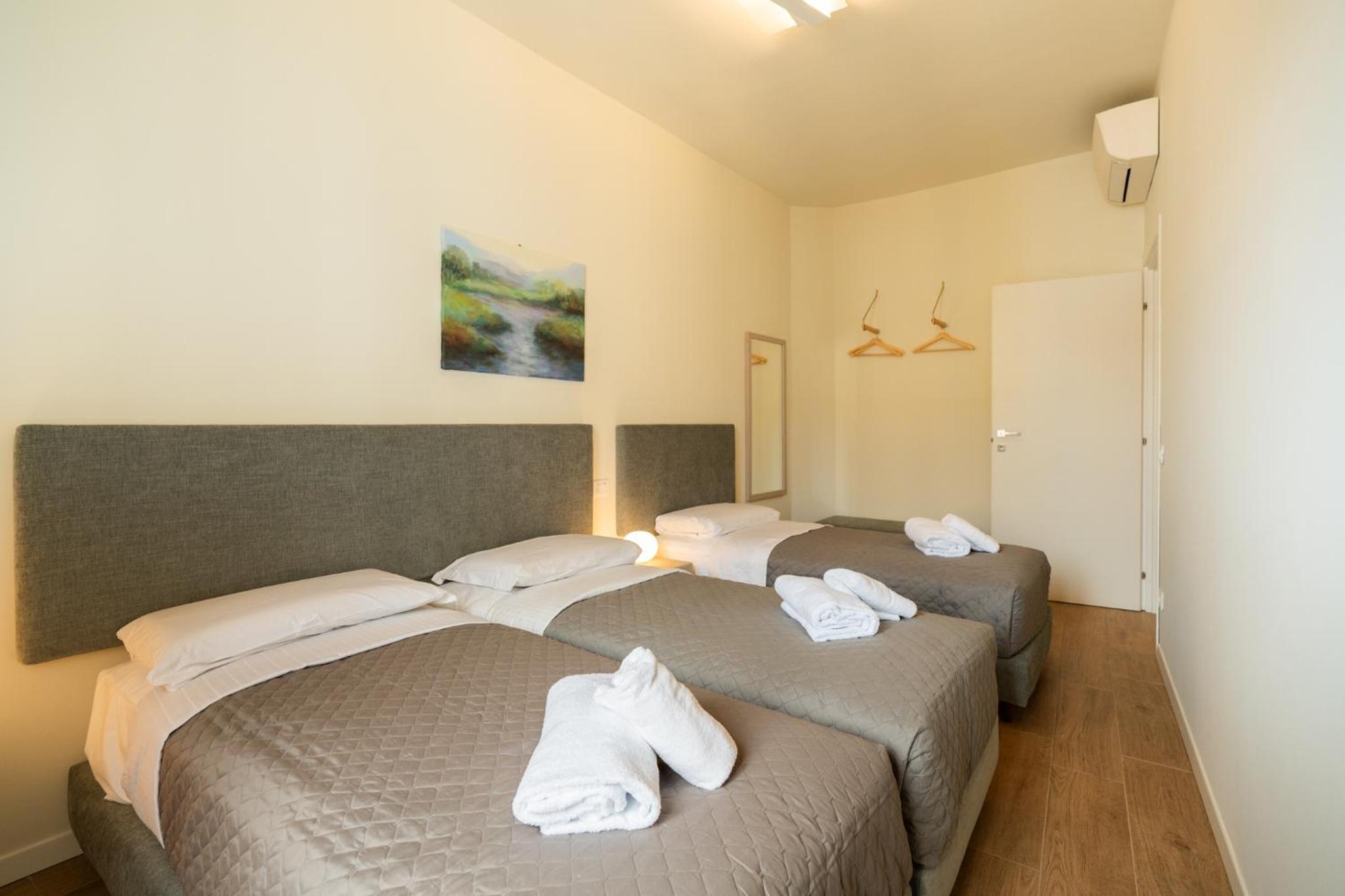 Two-Bedroom Deluxe Apartment with Balcony - Photo 16