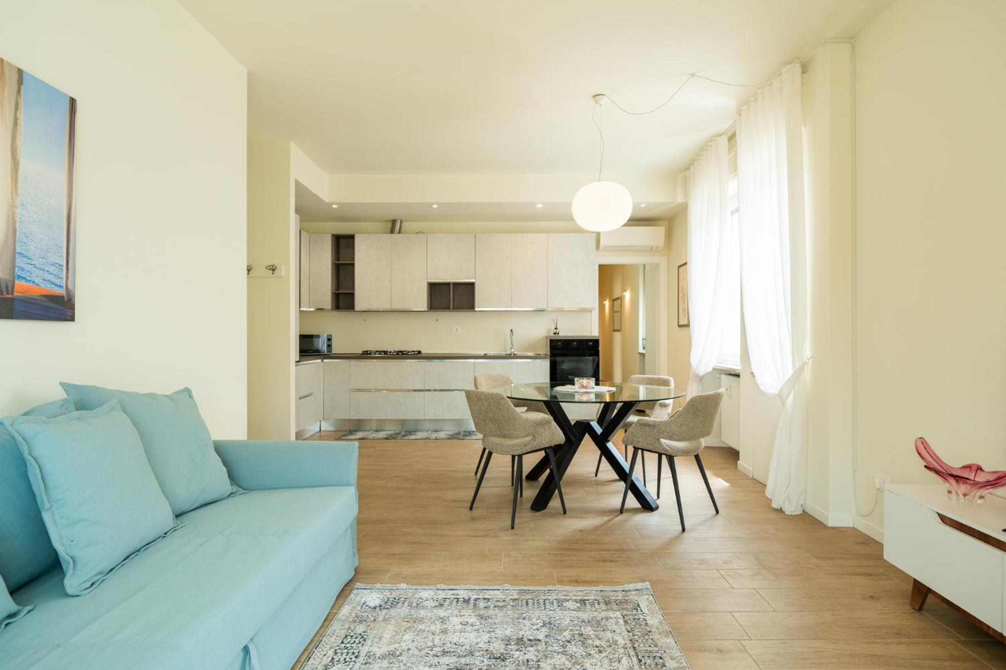 Two-Bedroom Deluxe Apartment with Balcony - Photo 23