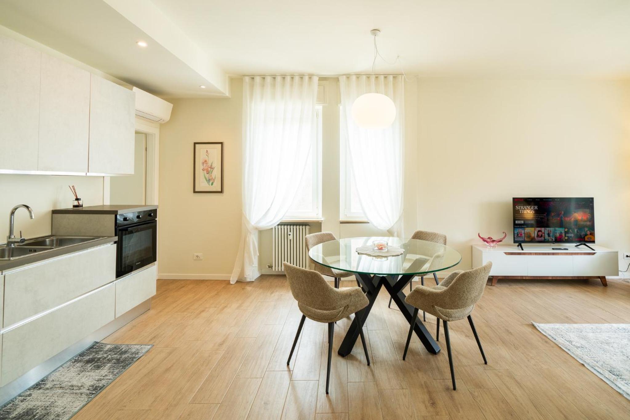 Two-Bedroom Deluxe Apartment with Balcony - Photo 24