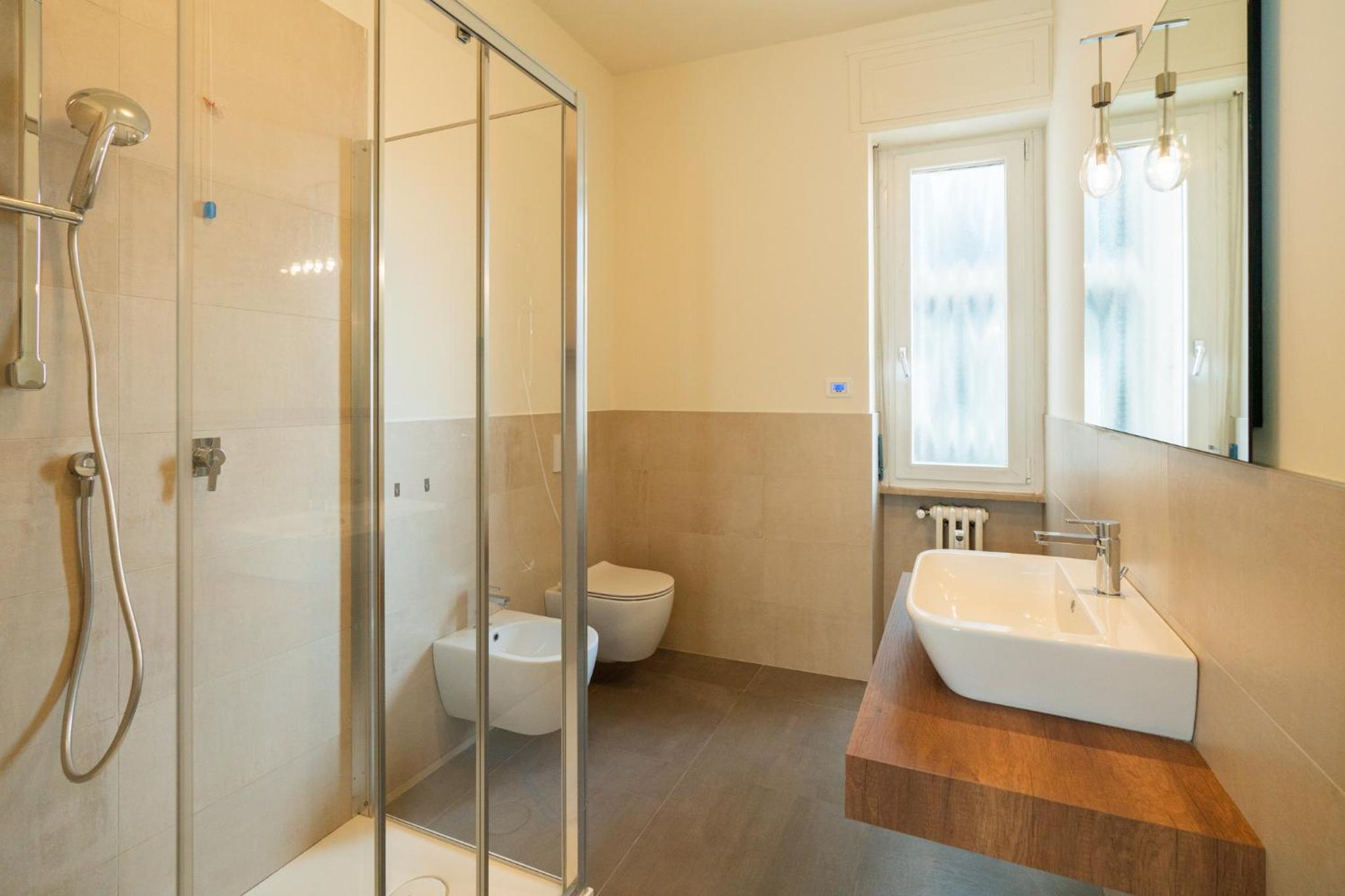Two-Bedroom Deluxe Apartment with Balcony - Photo 20