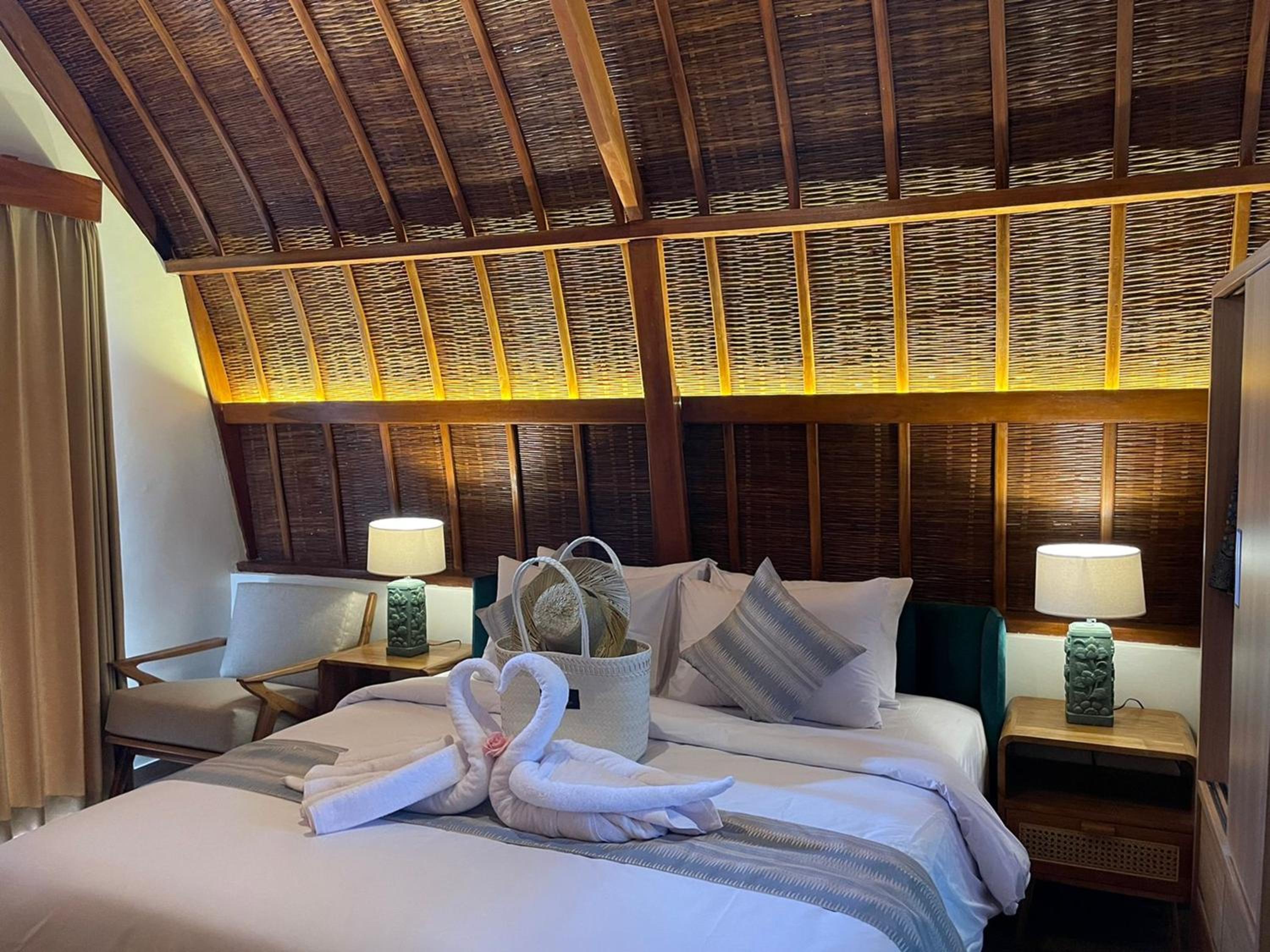 Deluxe Room - Photo 15