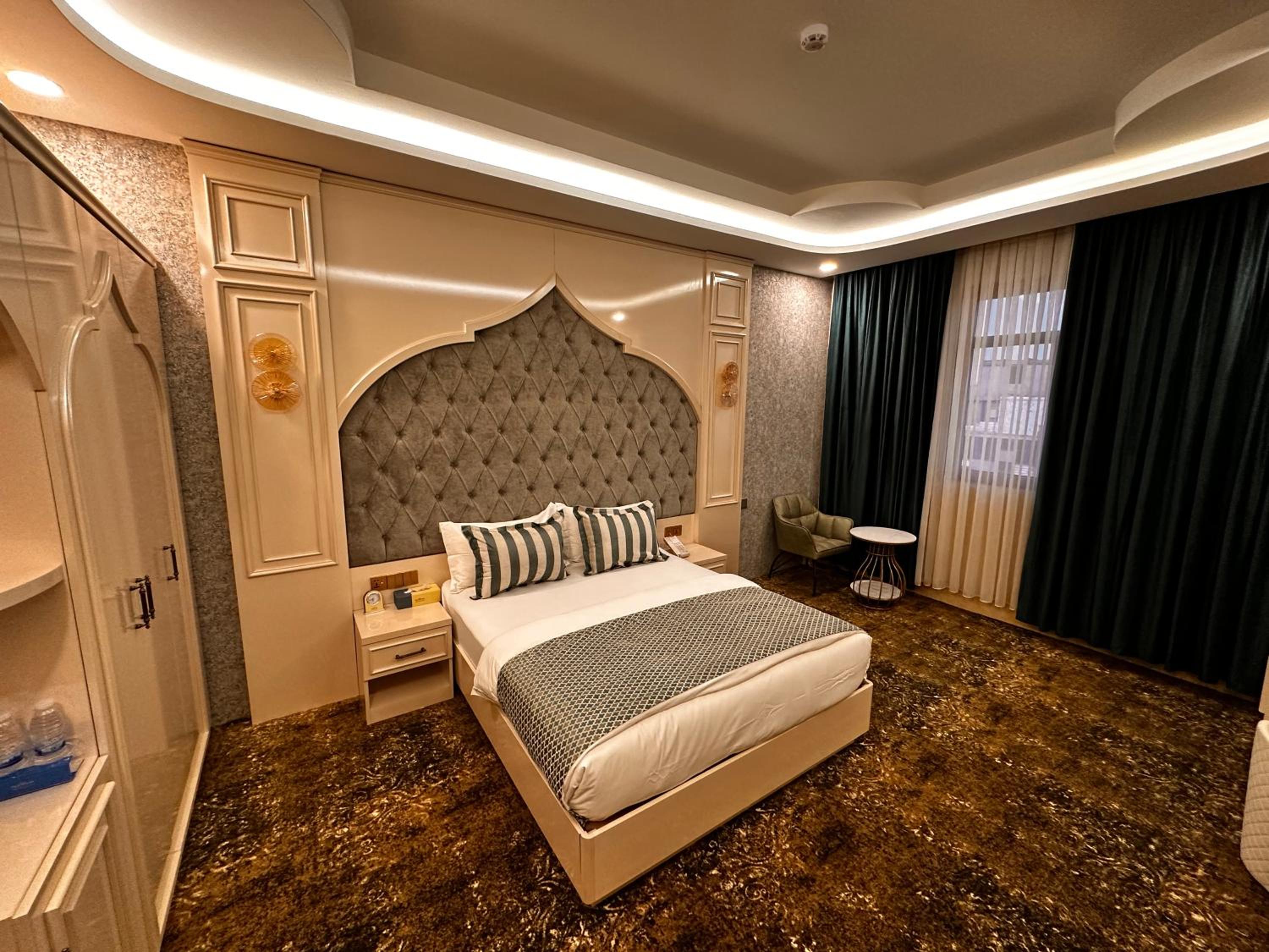 Deluxe Double Or Twin Room photo 1