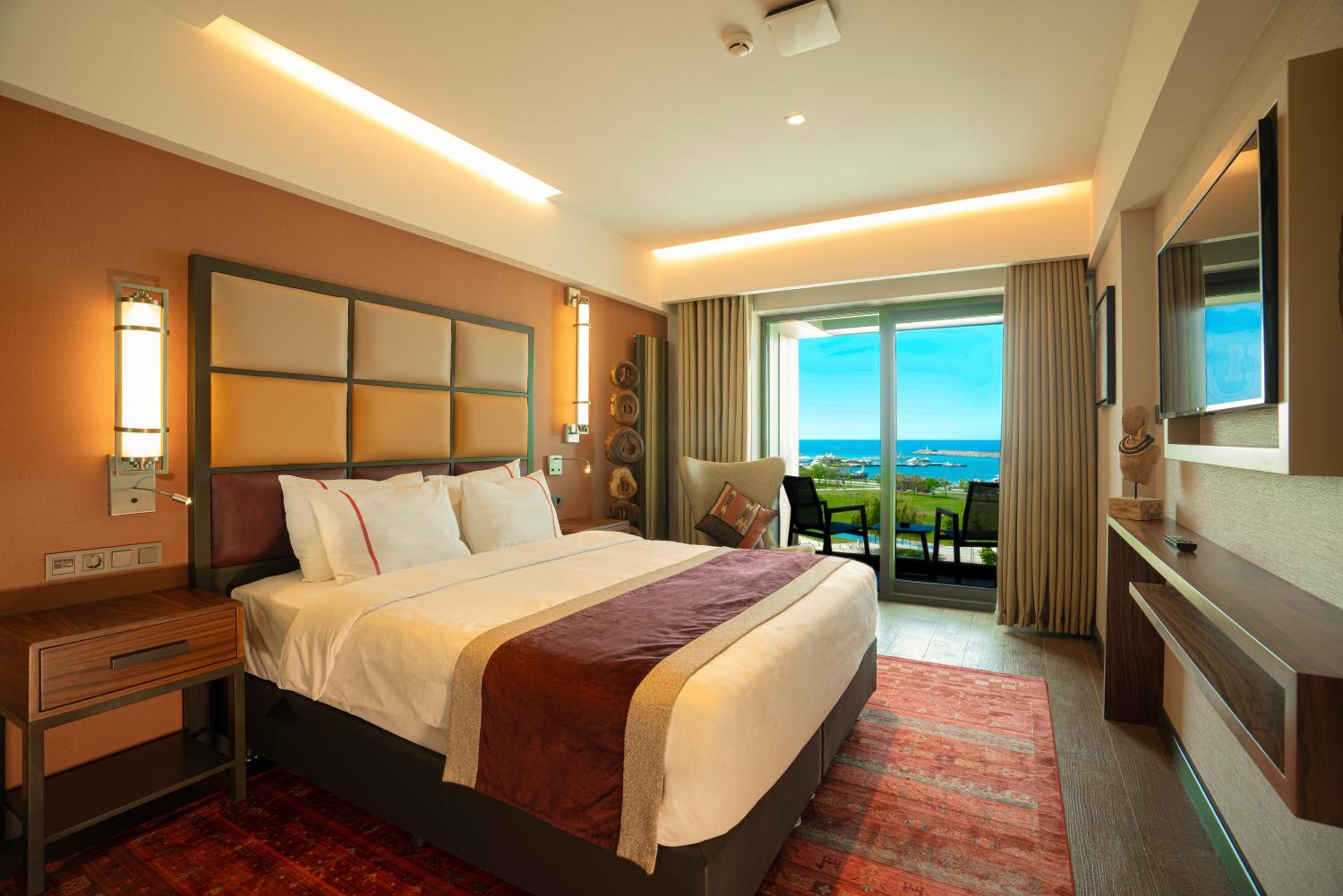 Standard King Room photo 2