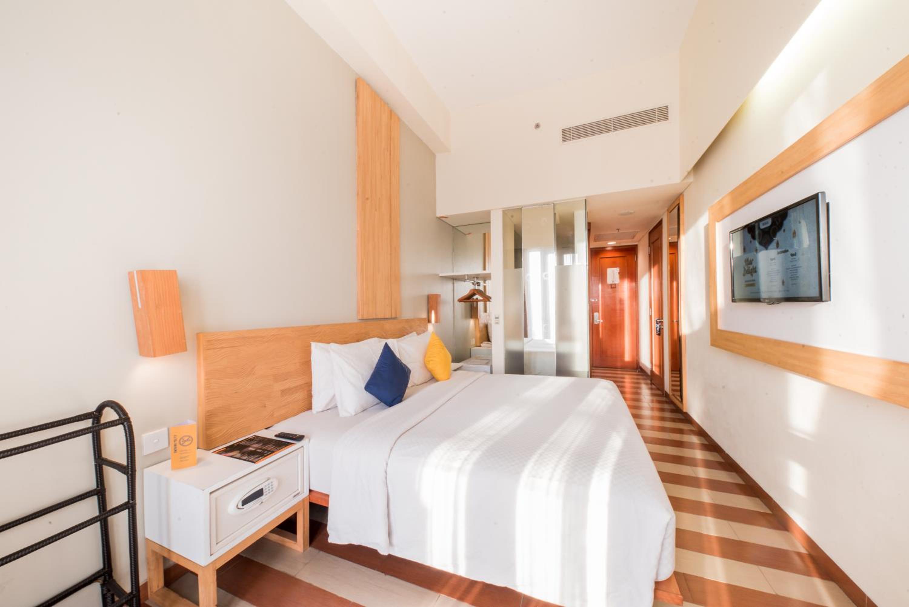 Deluxe Double or Twin Room with Balcony