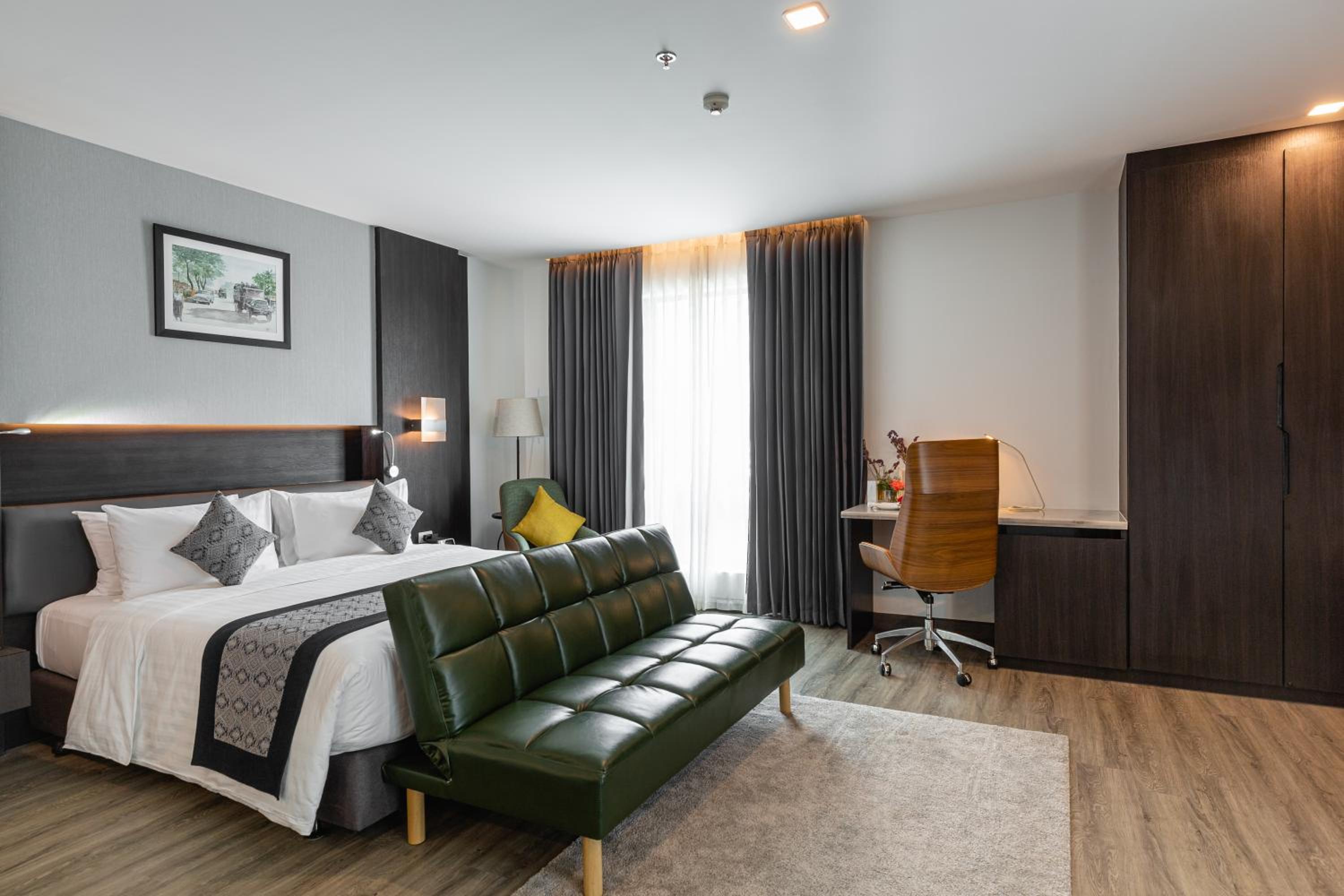 King Suite with Balcony and River View - Non-Smoking - Photo 17