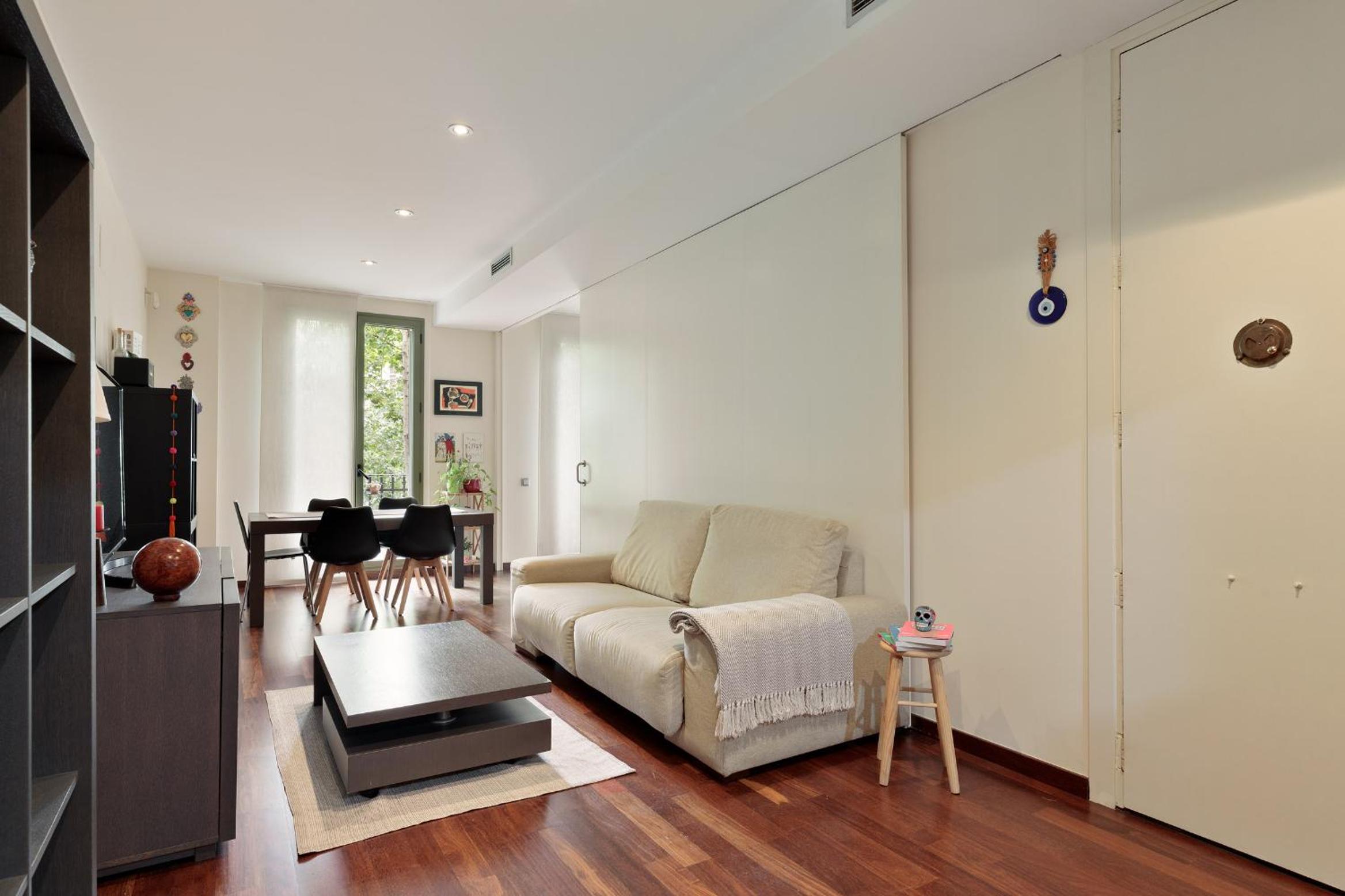 One-Bedroom Apartment photo 3