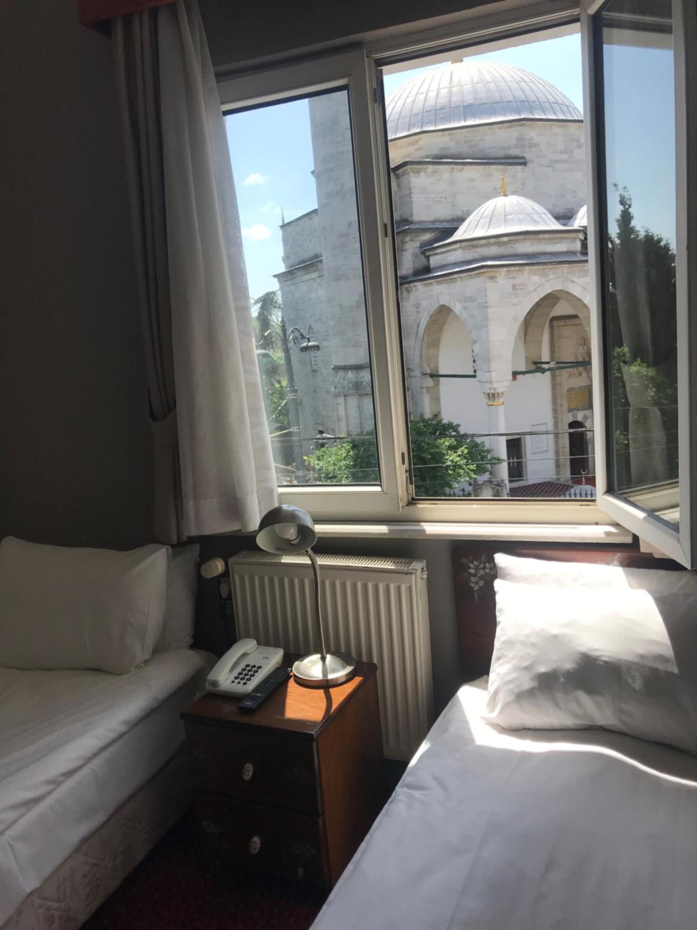 Twin Room with Private External Bathroom photo 2