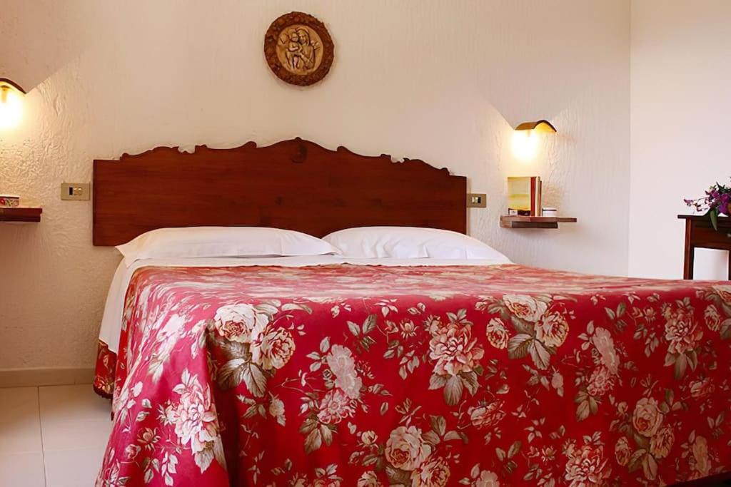 Deluxe Double Room (2 Adults + 1 Child) photo 3
