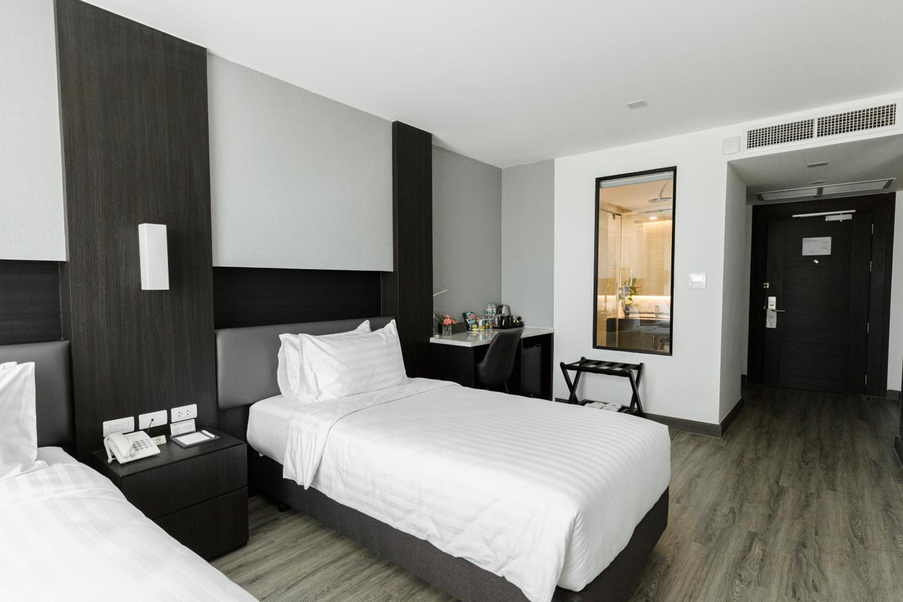 Superior Twin Room - Non-Smoking - Photo 5