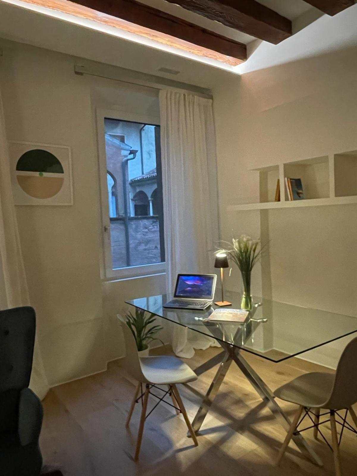 Suite Apartment photo 1