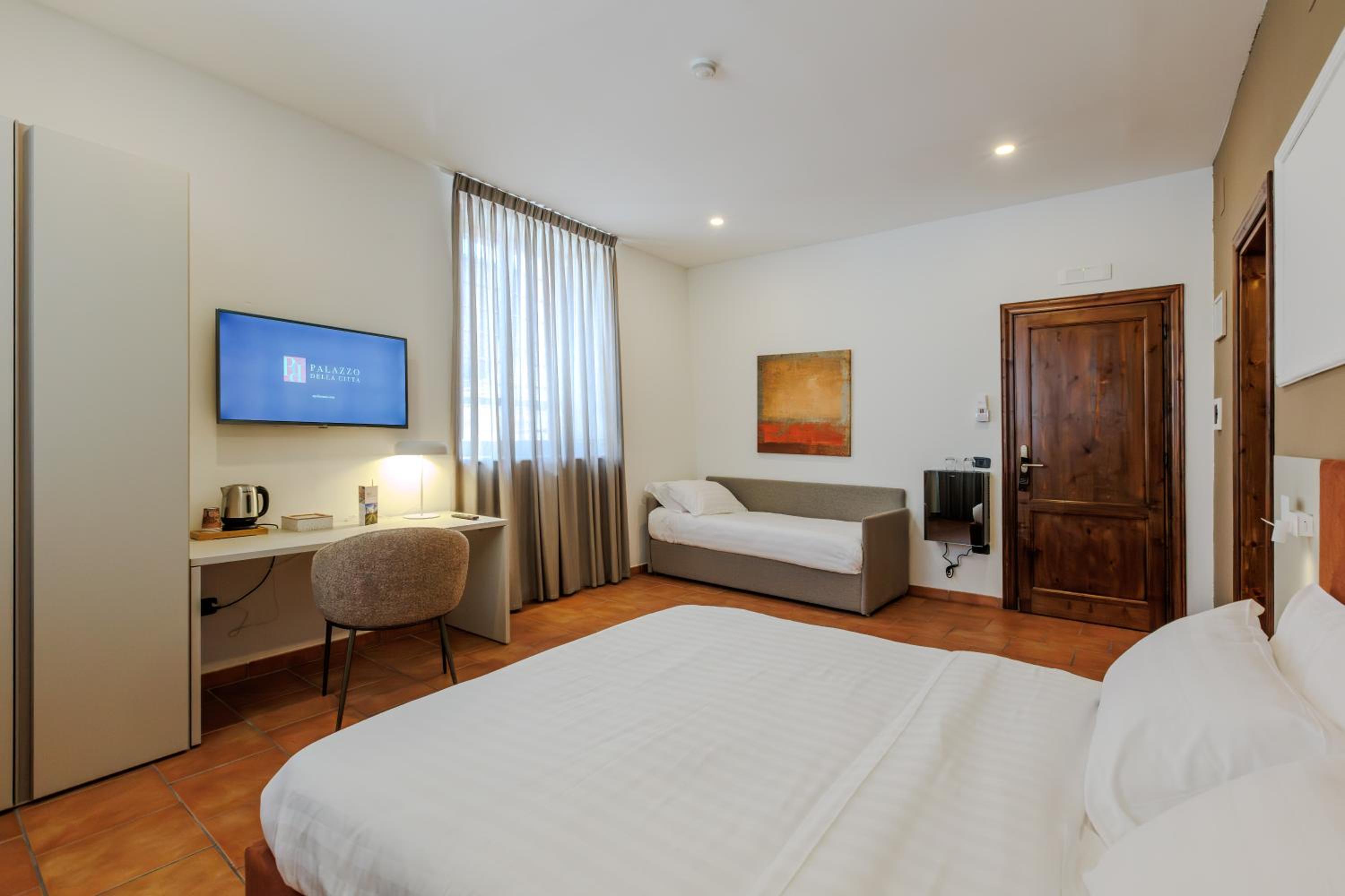Standard Triple Room - Photo 3