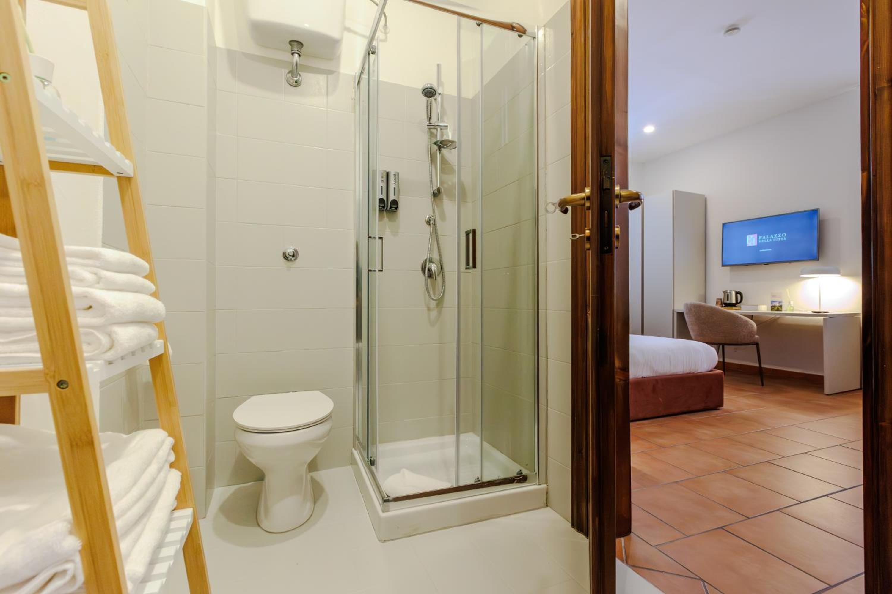 Standard Triple Room - Photo 5