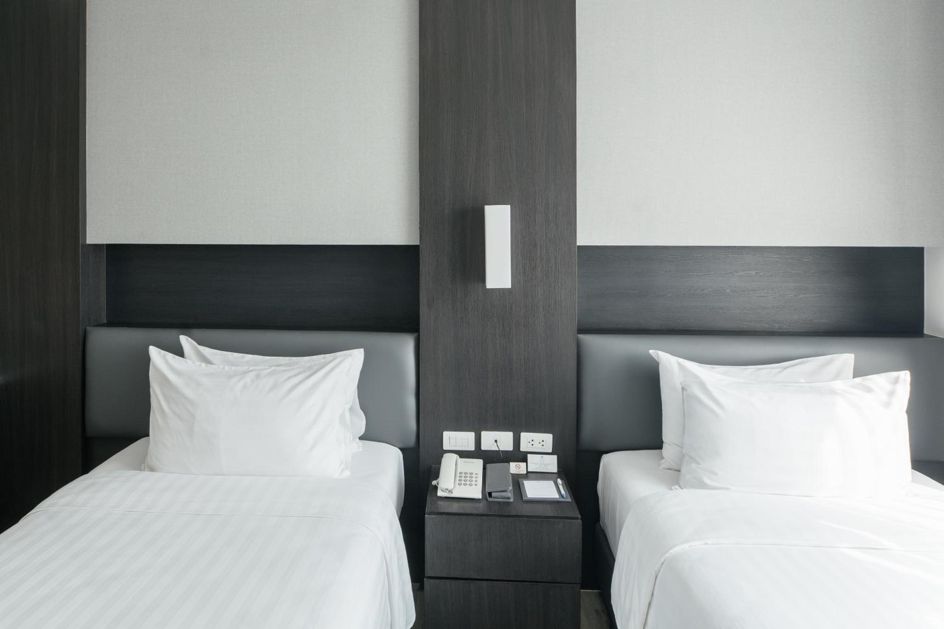 Superior Twin Room - Non-Smoking - Photo 8