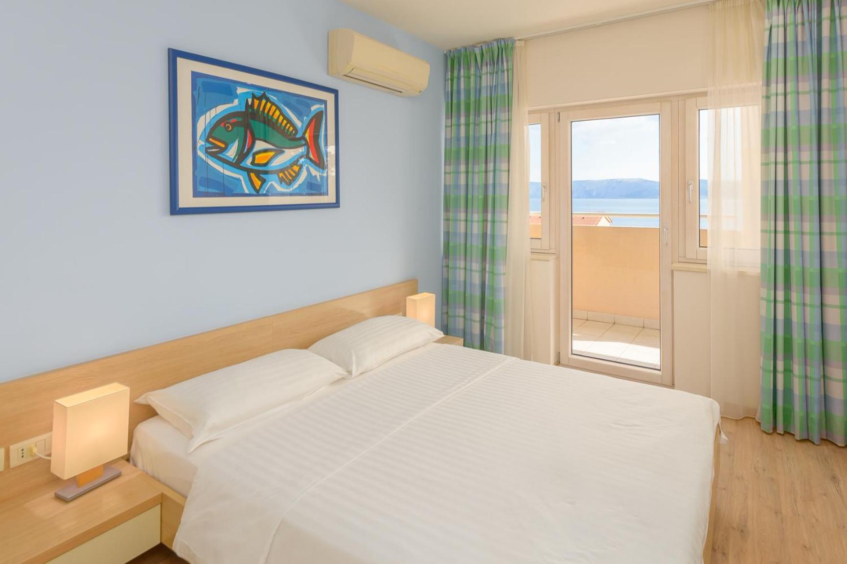 Premium One-Bedroom Queen Apartment With Sea View