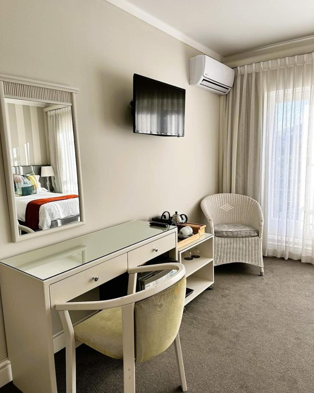 Standard Double/Twin Room - Photo 2