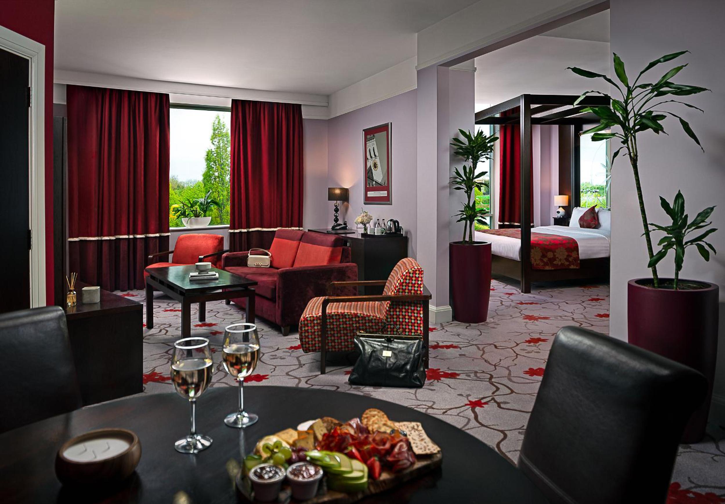 The Carlton Suite  - Photo 2