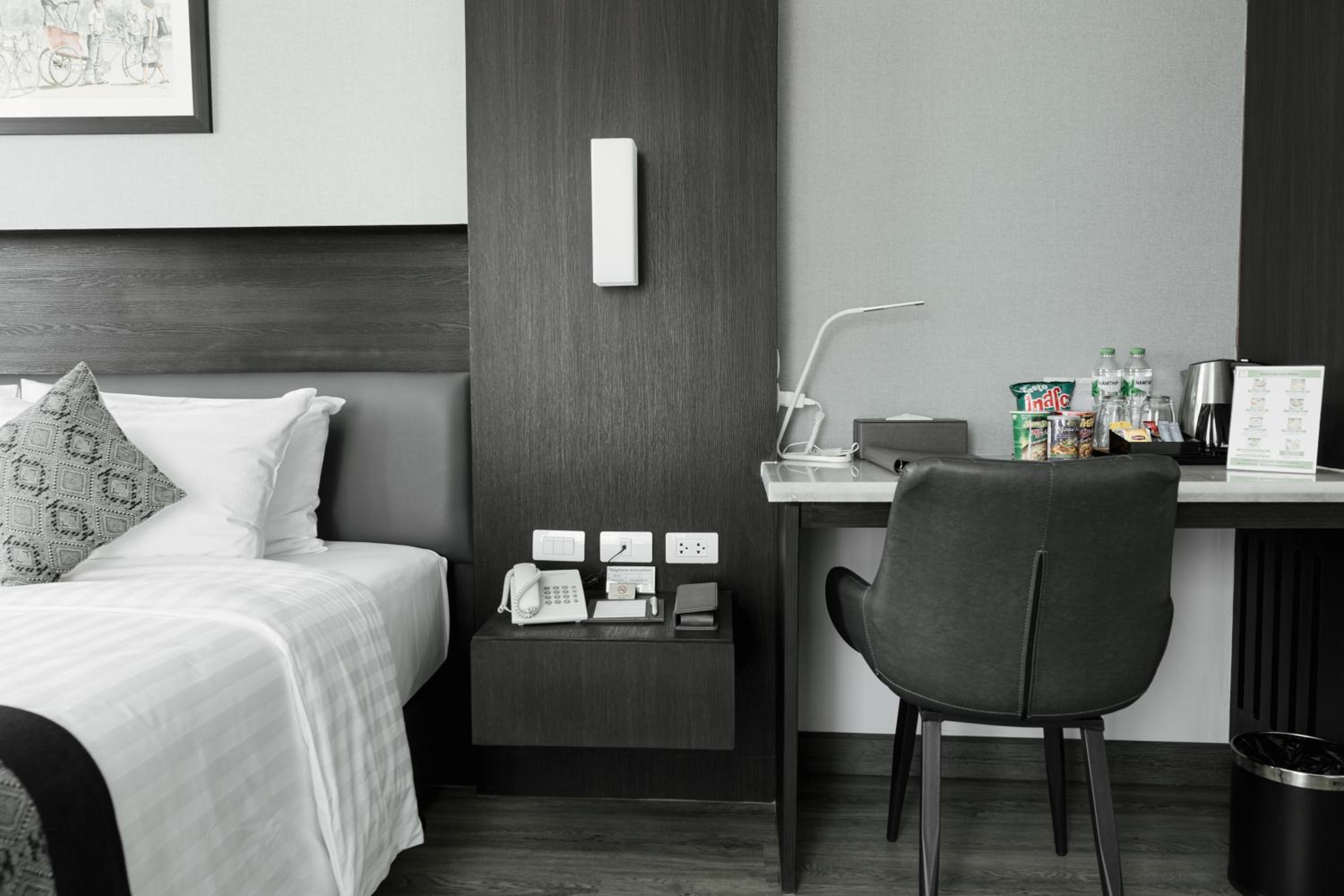 Superior King Room - Non-Smoking - Photo 18