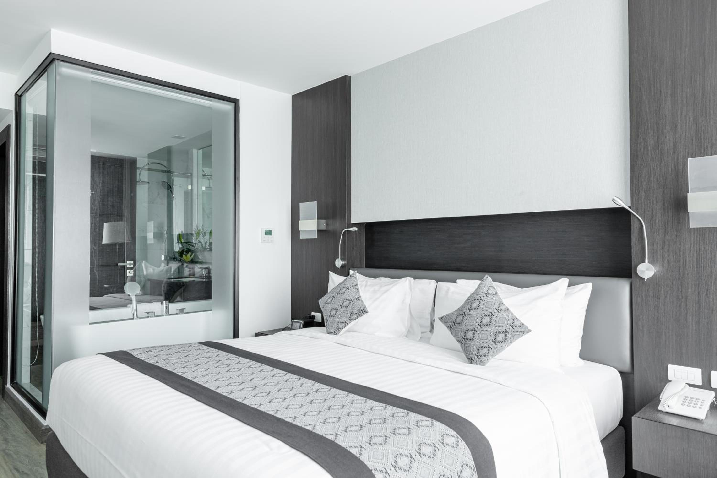 Executive King Room with River View - Non-Smoking - Photo 13