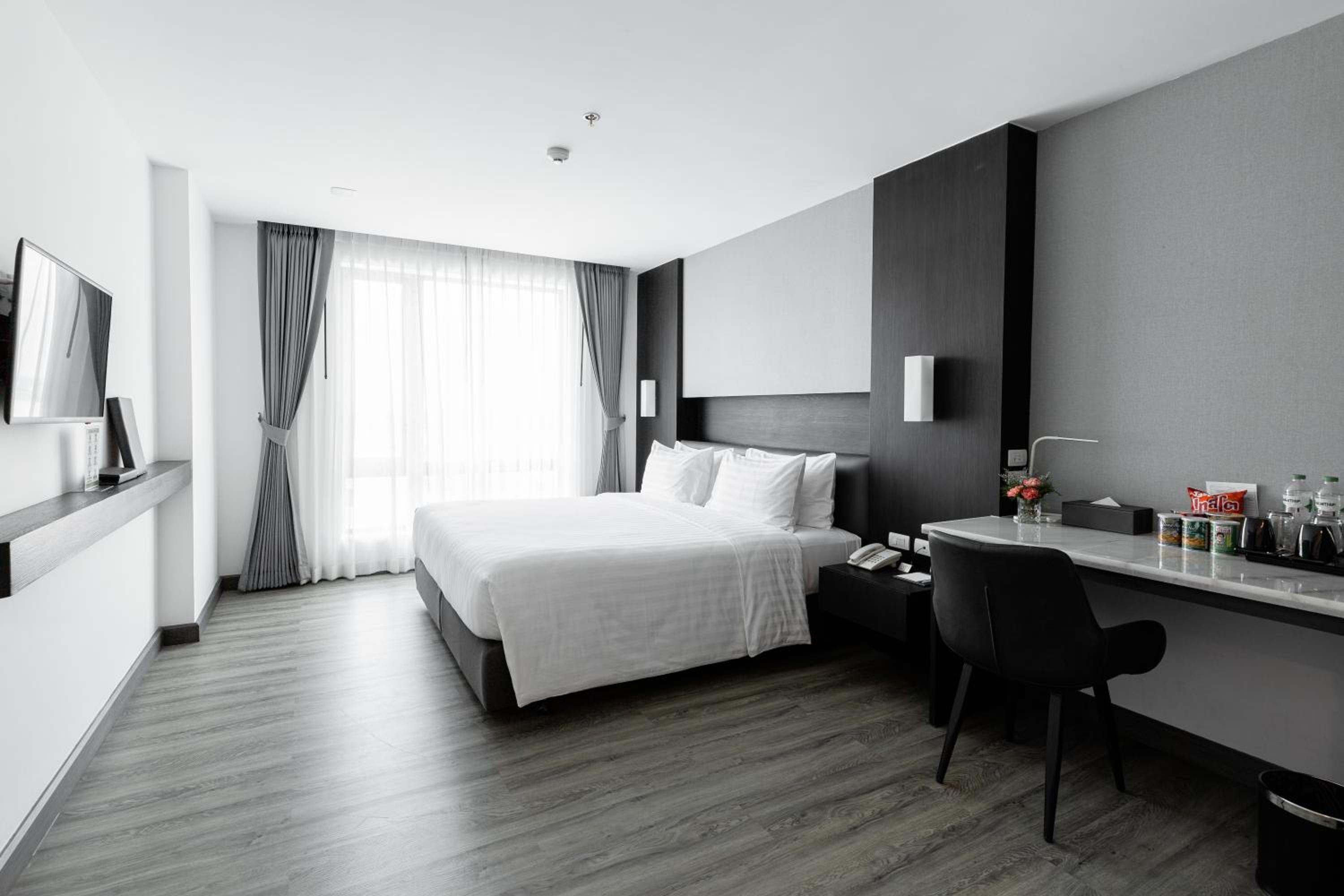 Superior King Room - Non-Smoking - Photo 1