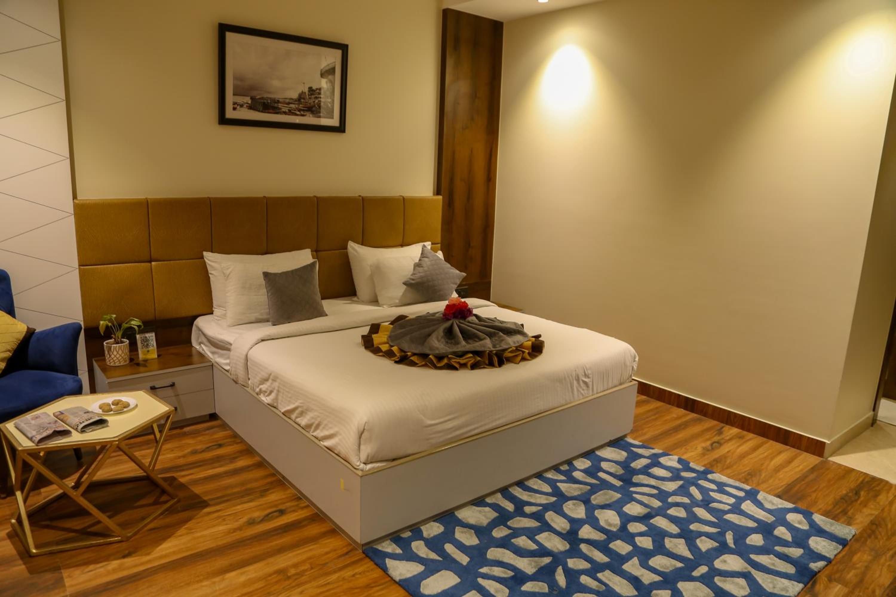 Deluxe Suite - Photo 10
