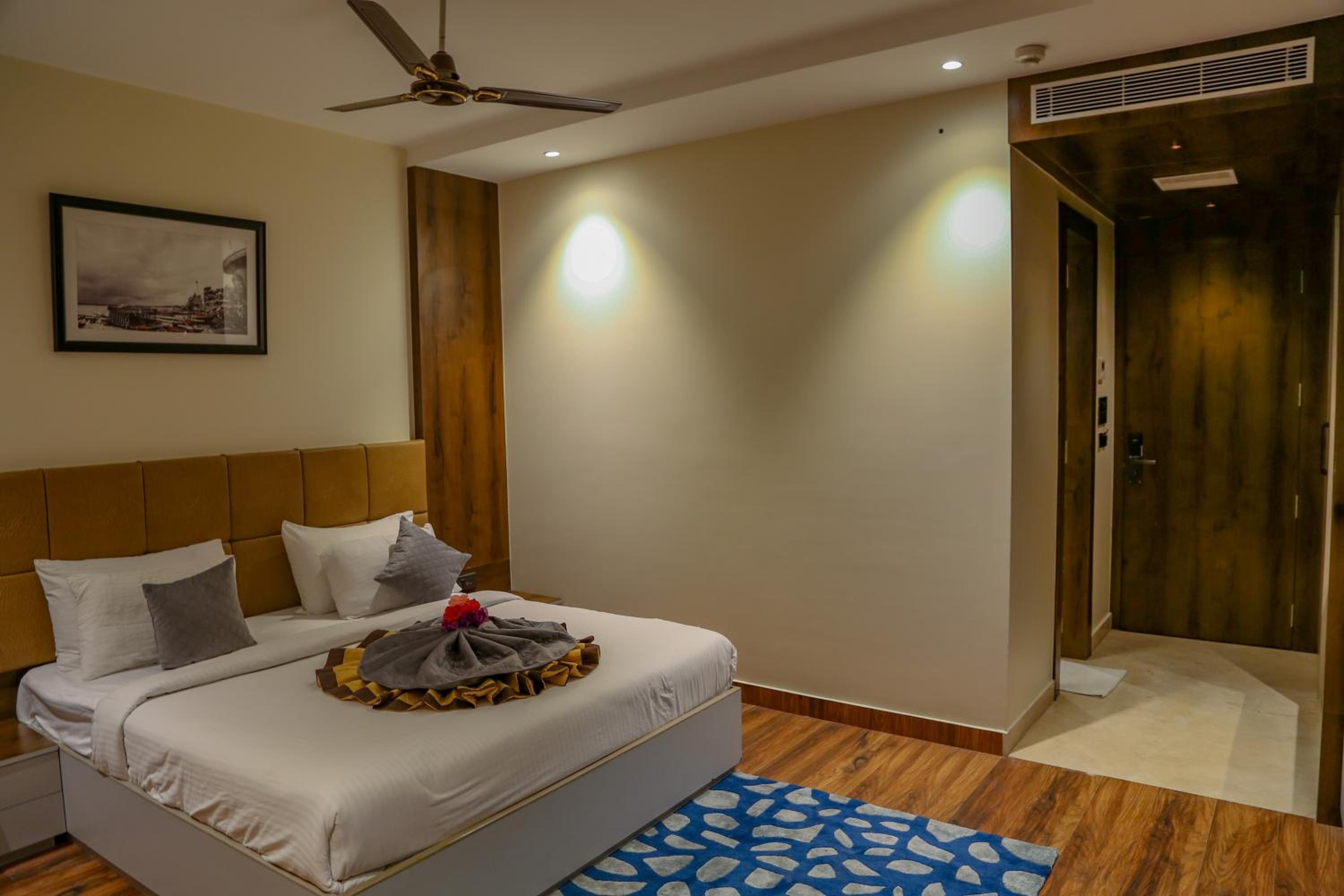 Deluxe Suite - Photo 8