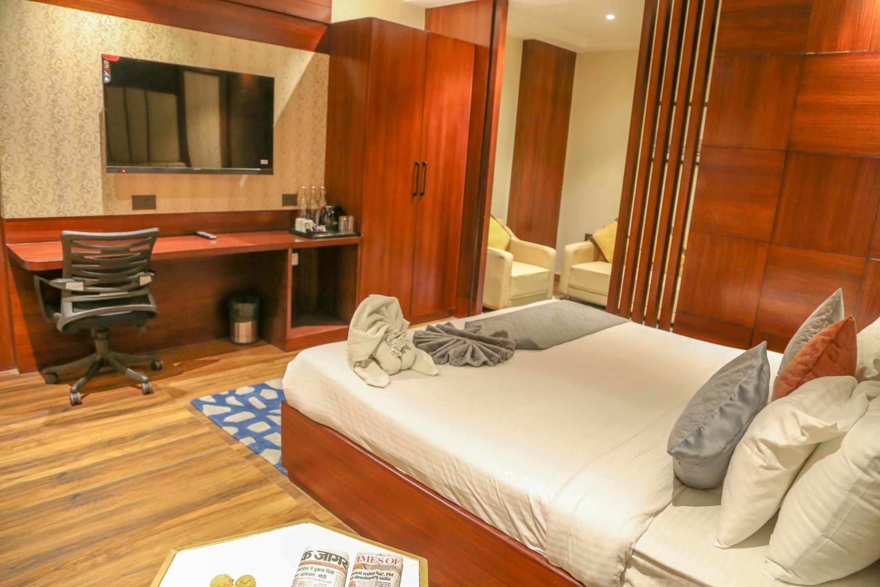 Deluxe Suite - Photo 7