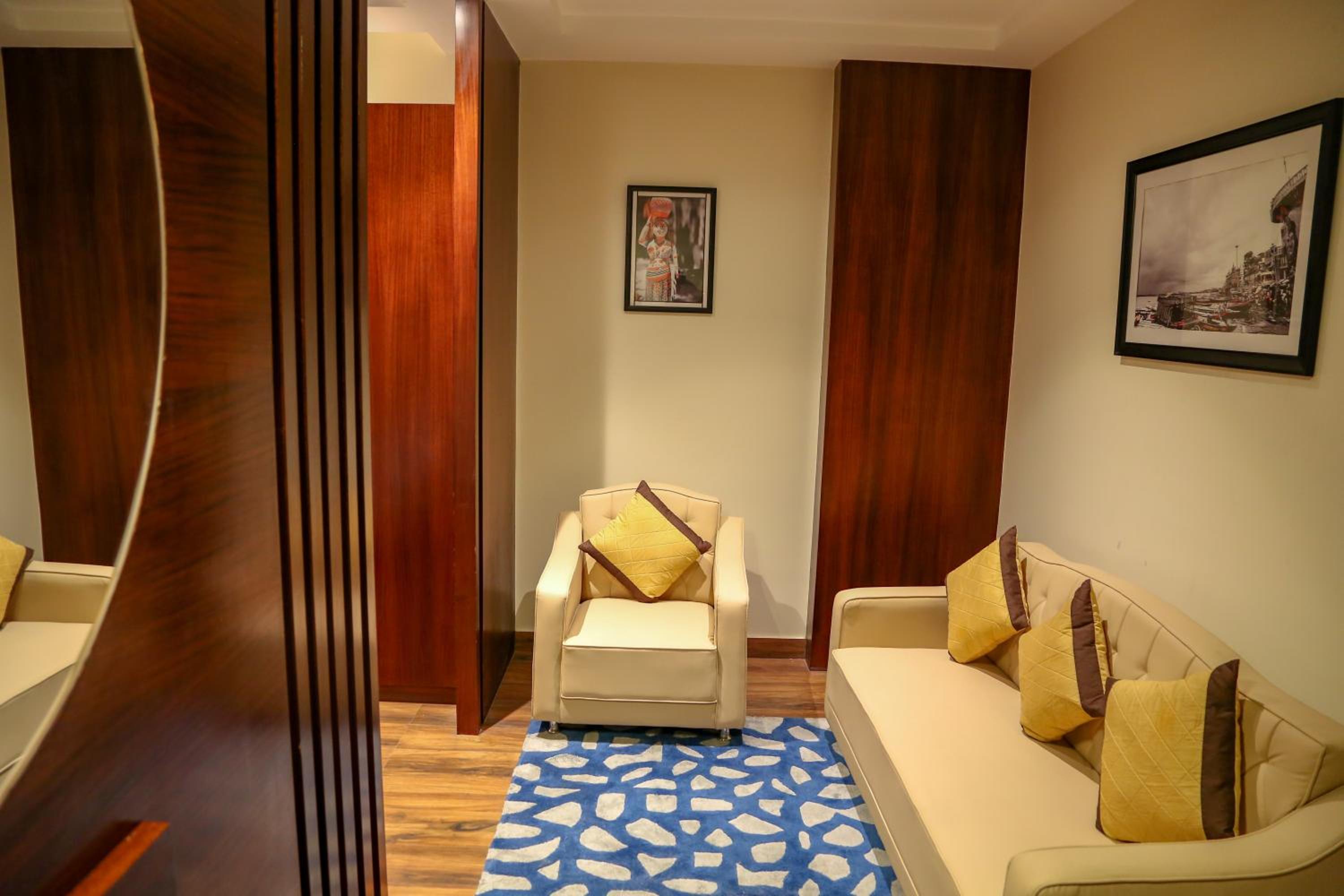 Deluxe Suite - Photo 5