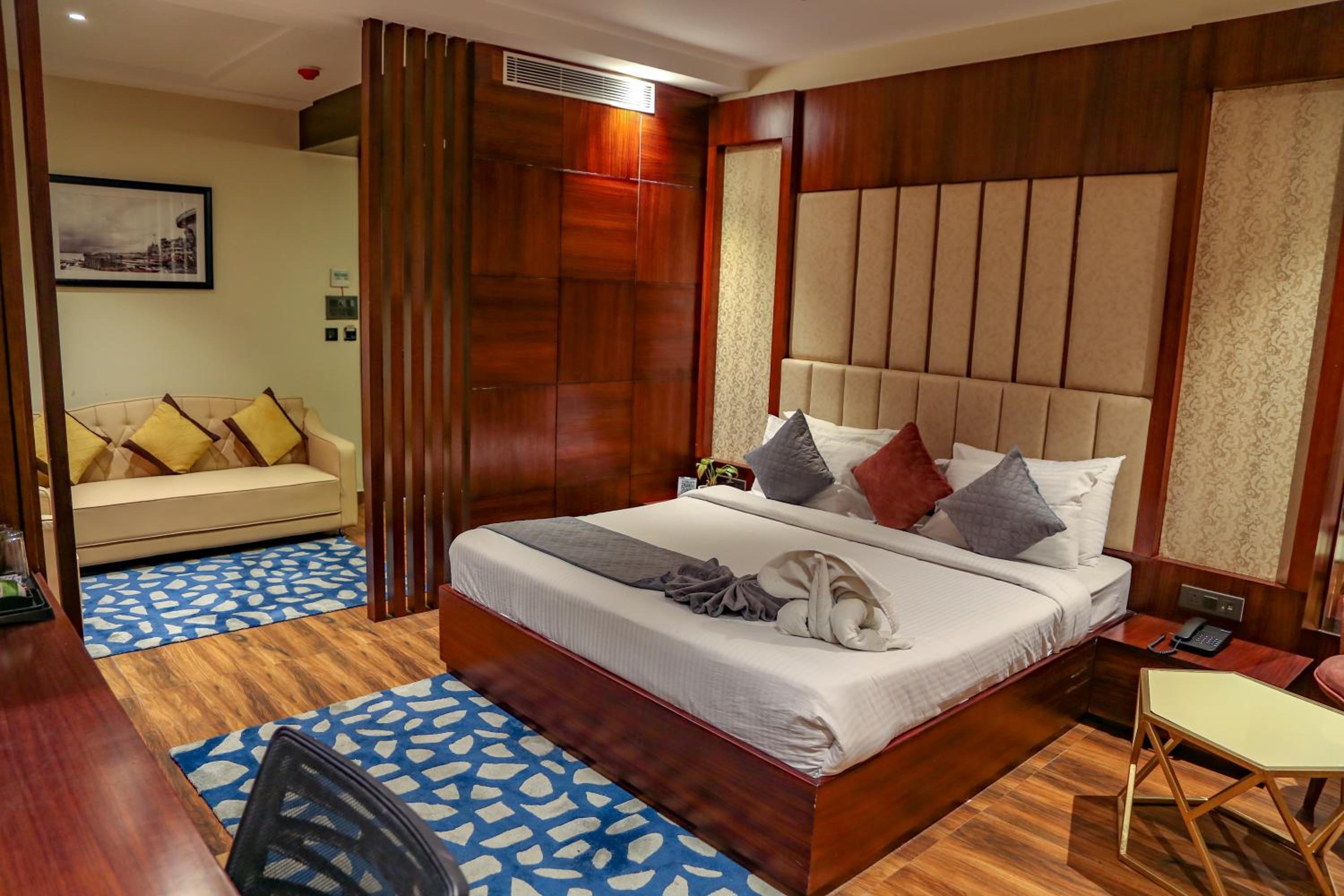 Deluxe Suite - Photo 14