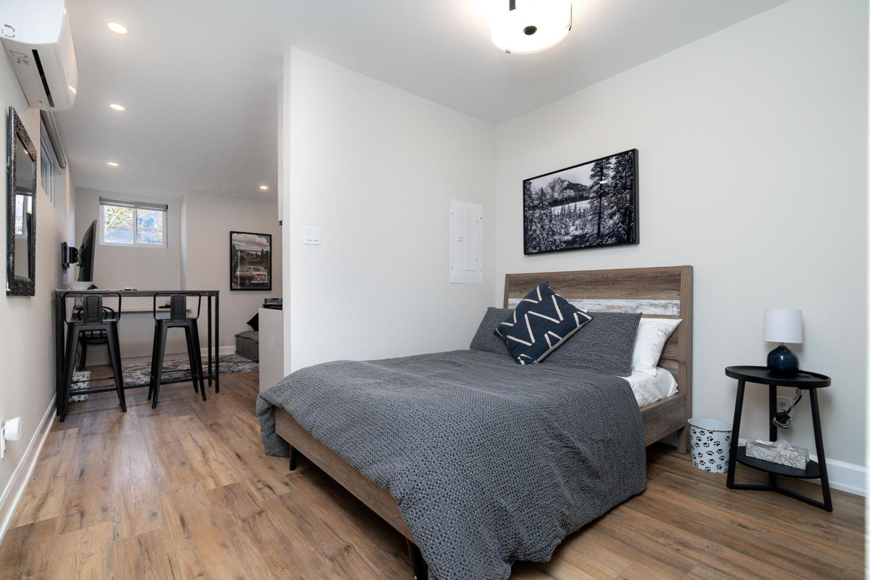 Studio Apartment photo 1