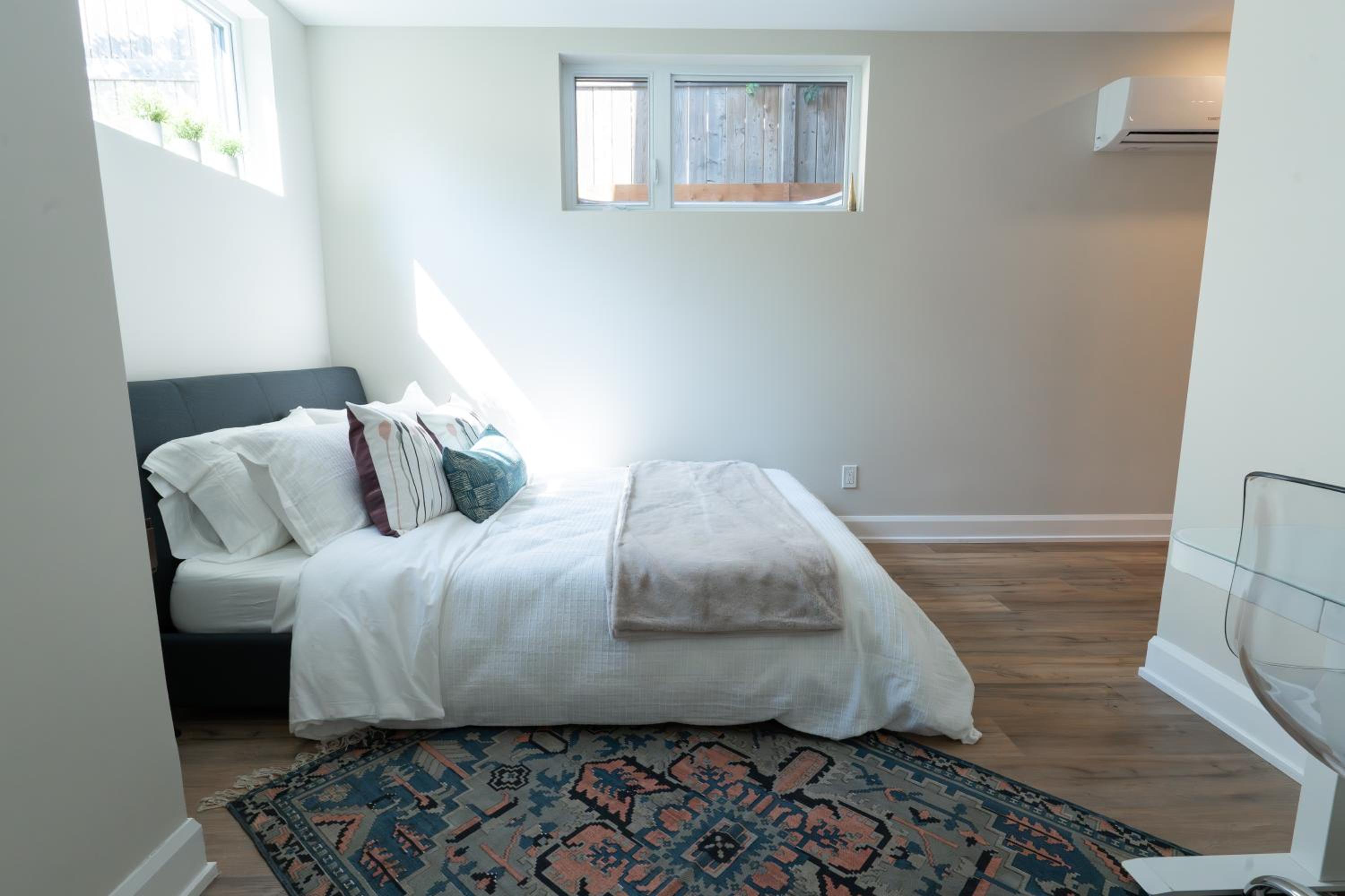 Studio Apartment with Queen Bed photo 1