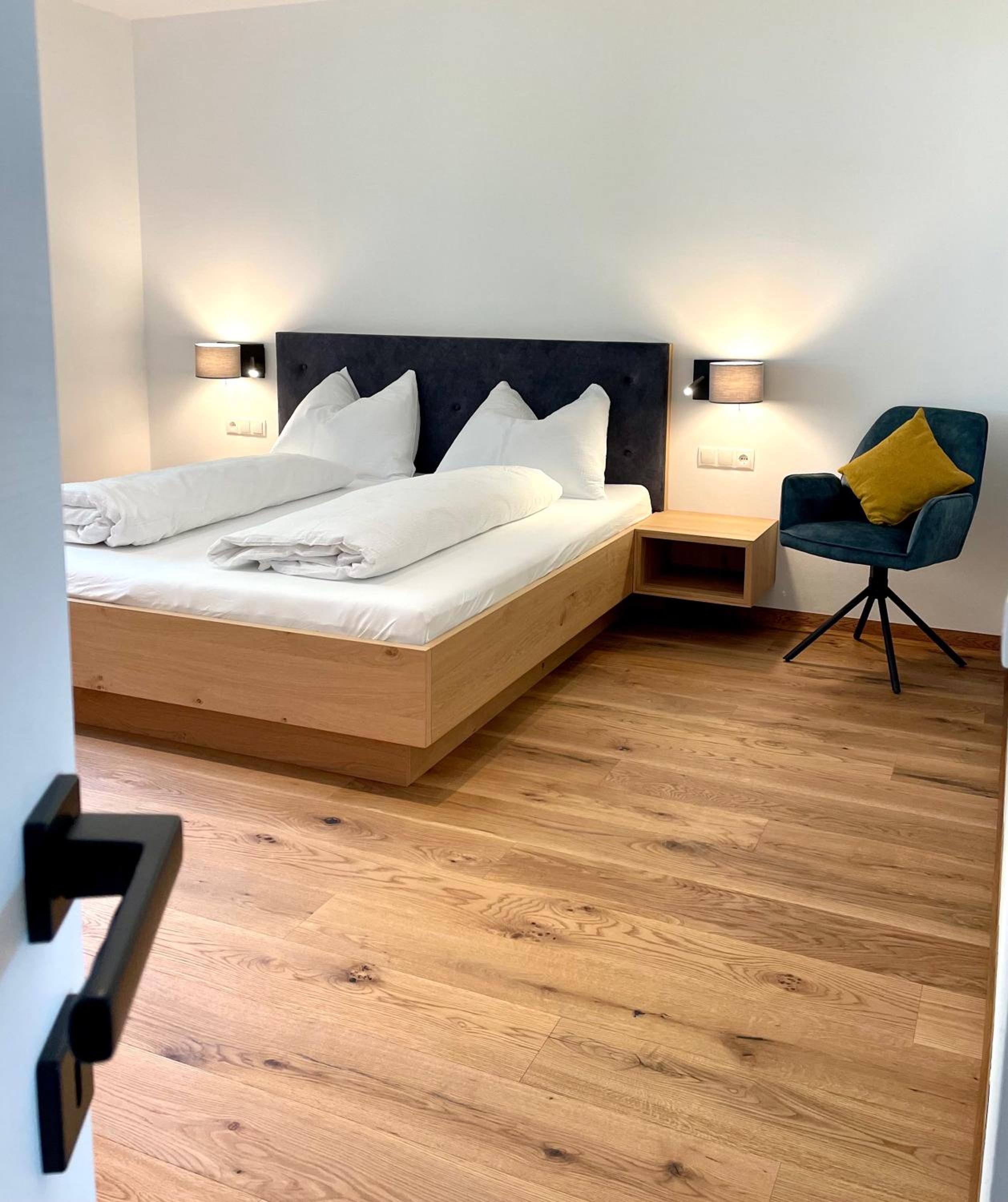 Two-Bedroom Apartment with Balcony photo 3
