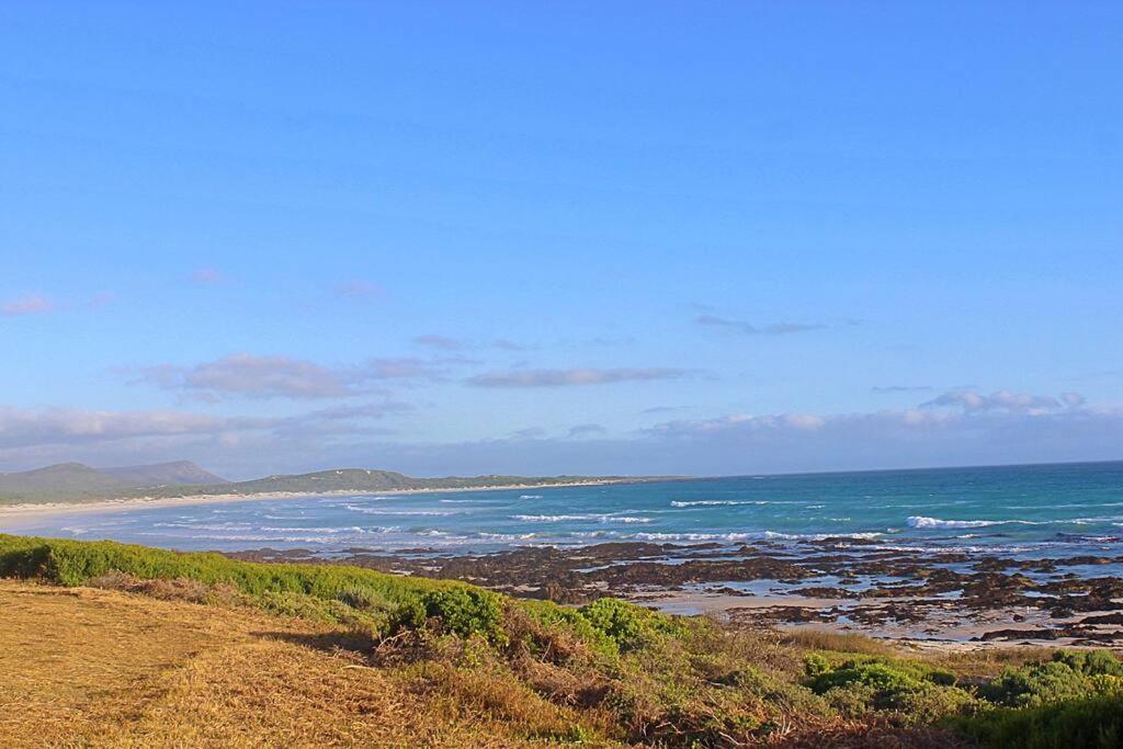 Two-Bedroom House photo 3