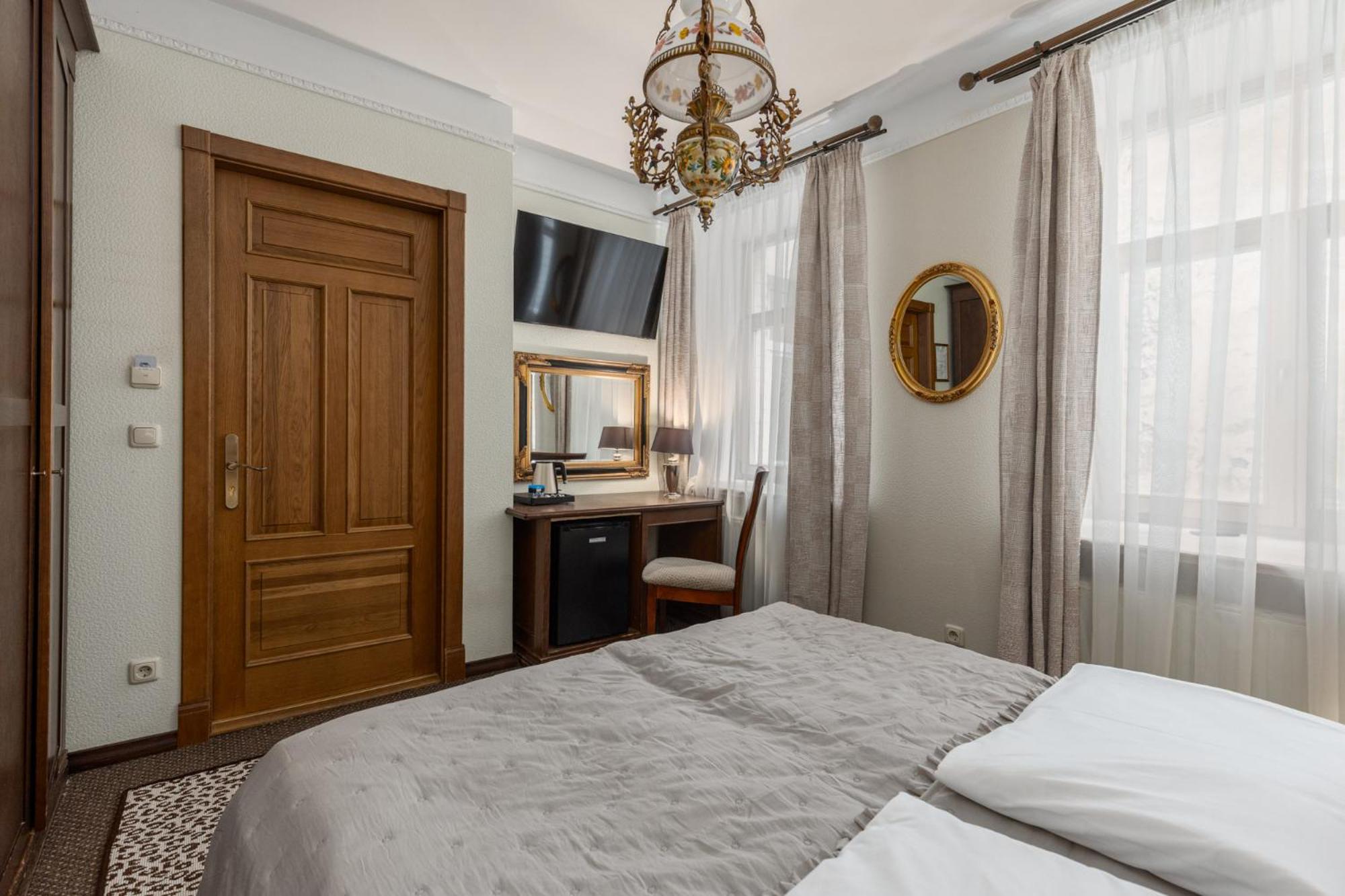 Queen Room - Photo 2