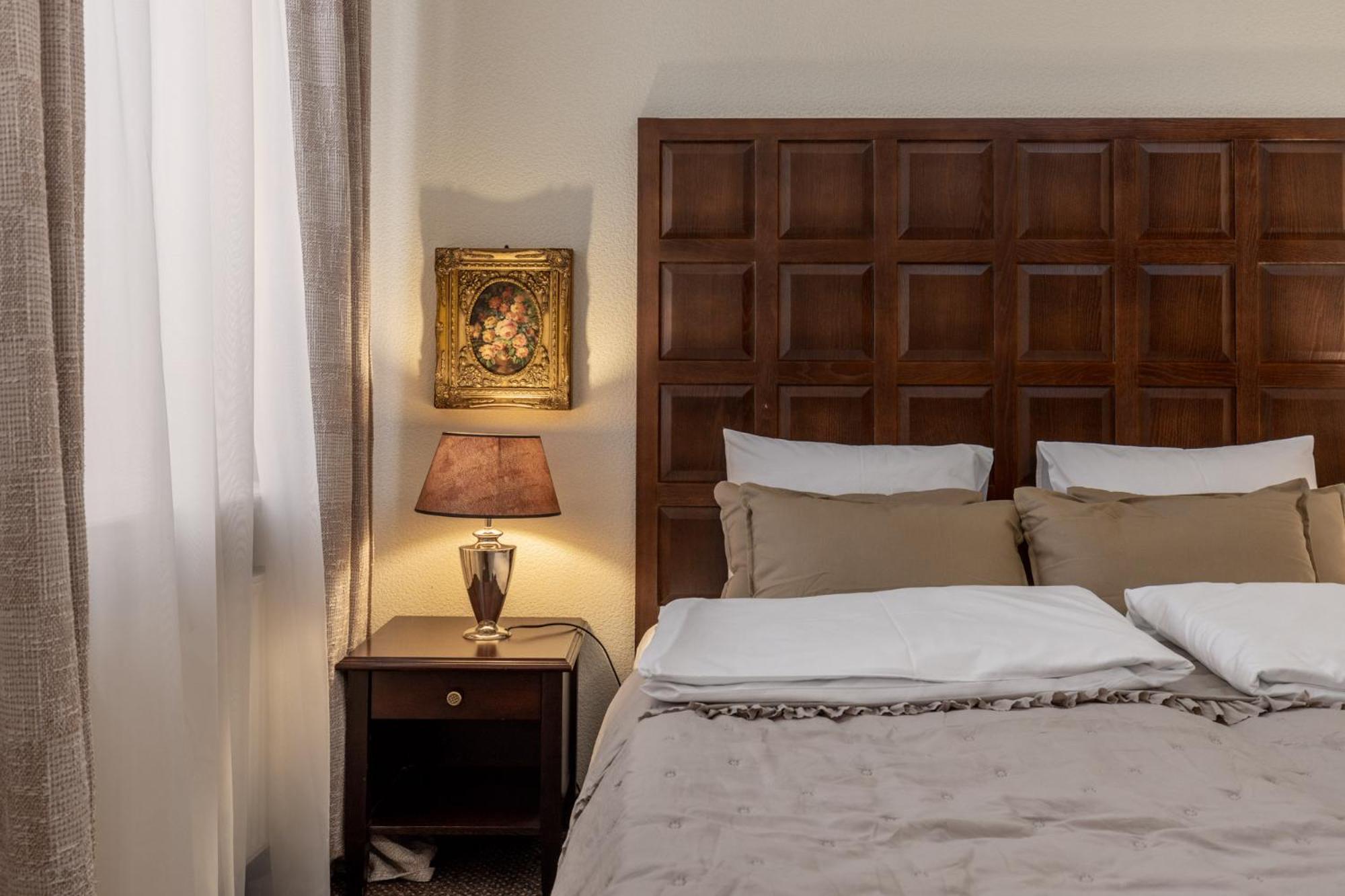 Queen Room - Photo 8