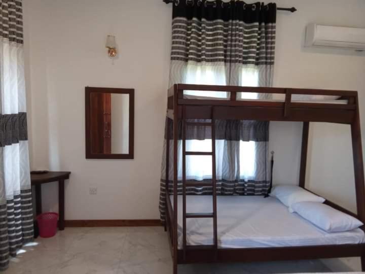 One-Bedroom House photo 1