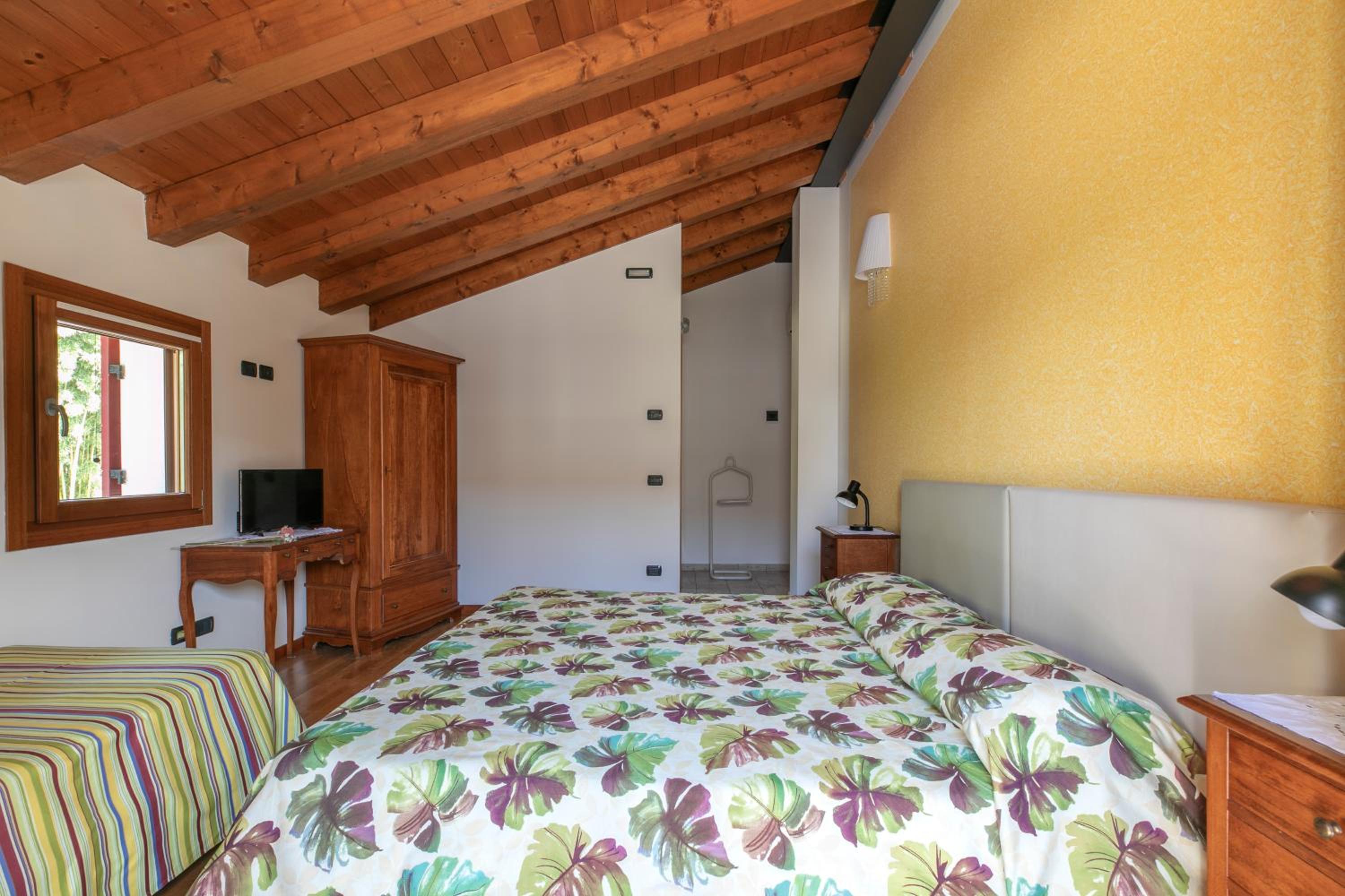 Classic Triple Room - Photo 4