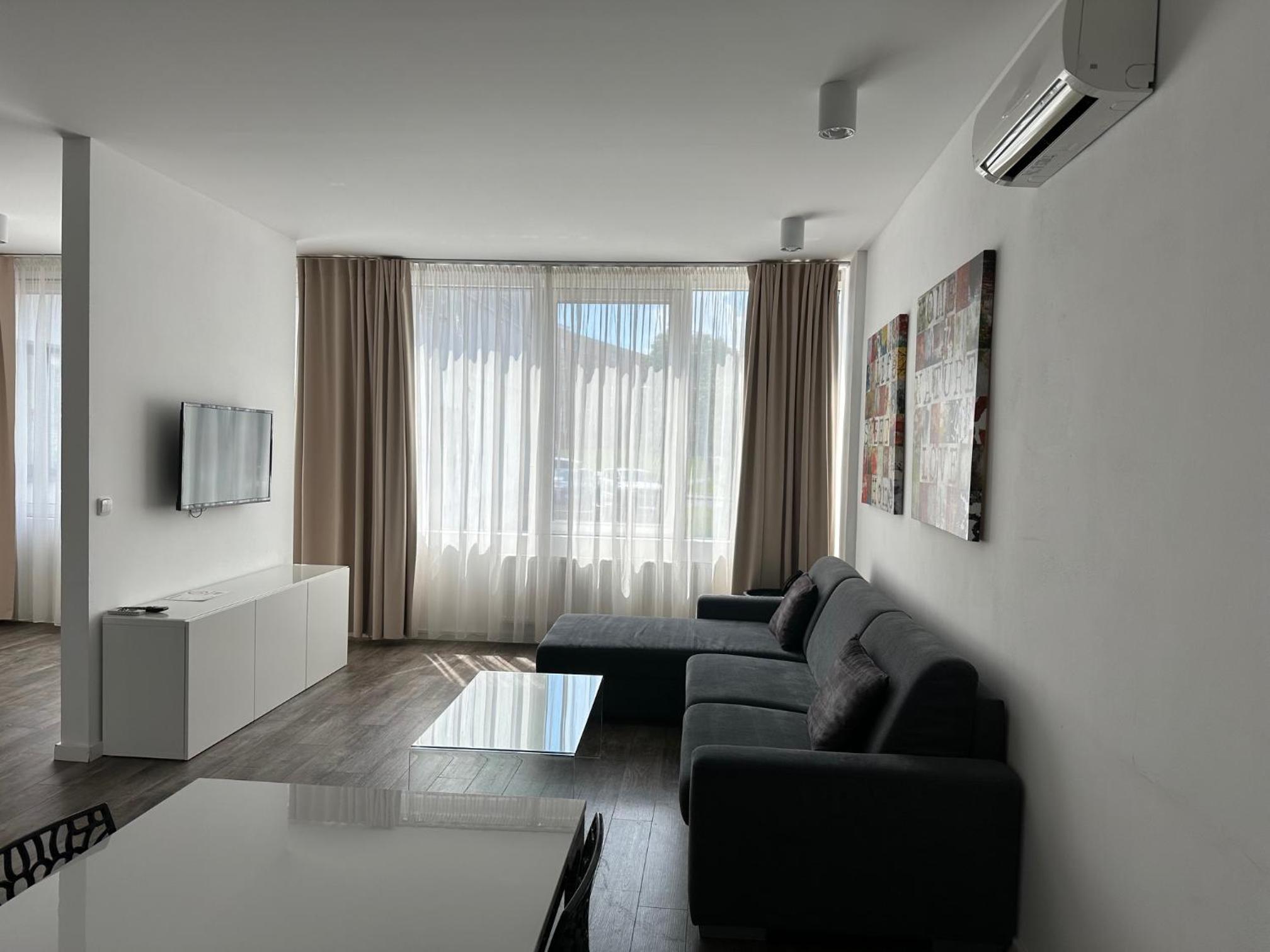 Apartment with Shower